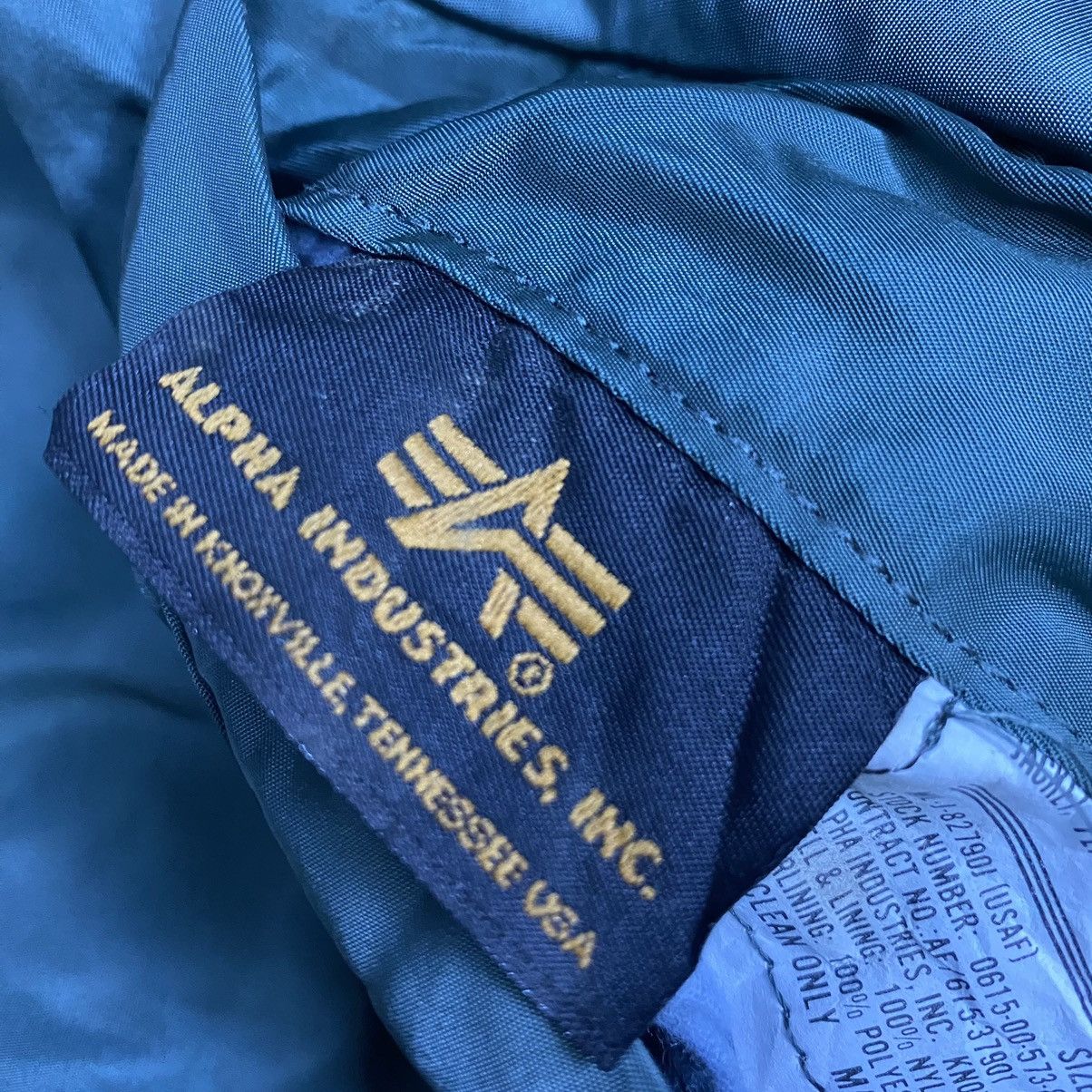 Alpha Industries Alpha Industries reversable bomber jacket Size US L / EU 52-54 / 3 - 19 Thumbnail