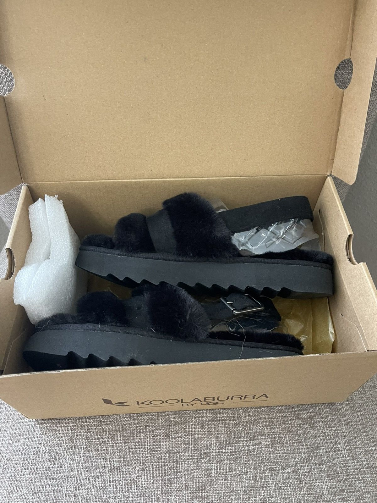 Ugg Koolaburra by UGG Fuzz'd Out Women's Sandal Slippers size 5 Size US 5 / IT 35 - 9 Thumbnail