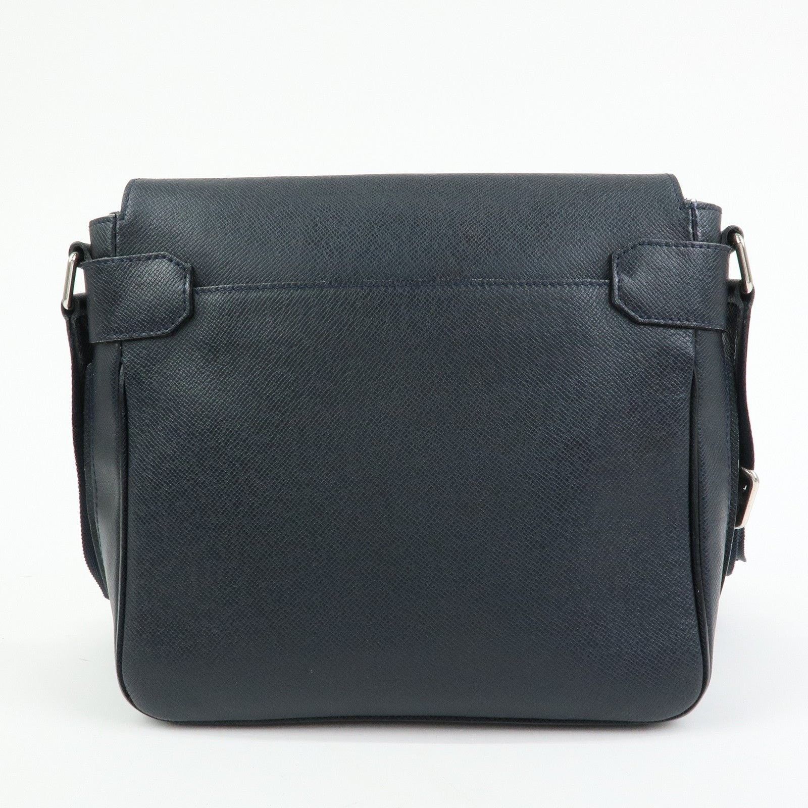 Louis Vuitton Louis Vuitton Taiga Leather Crossbody Bag Navy Size ONE SIZE - 2 Thumbnail