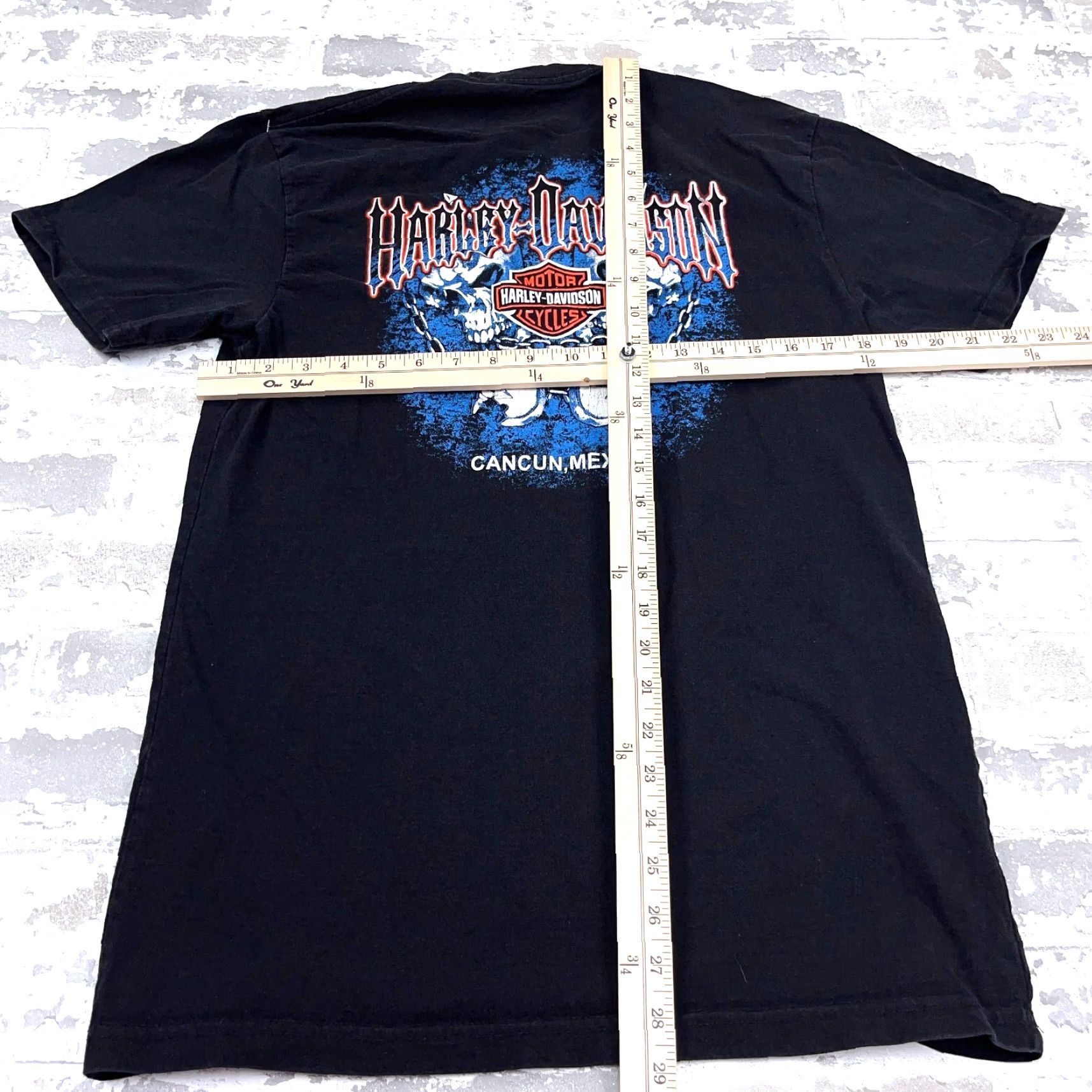 Harley Davidson Harley-Davidson Shirt Men Small Black Tee Skull Shield Cancun USA 80s Retro Logo Classic Graphic Print Short Sleeve T-Shirt Size US S / EU 44-46 / 1 - 6 Thumbnail
