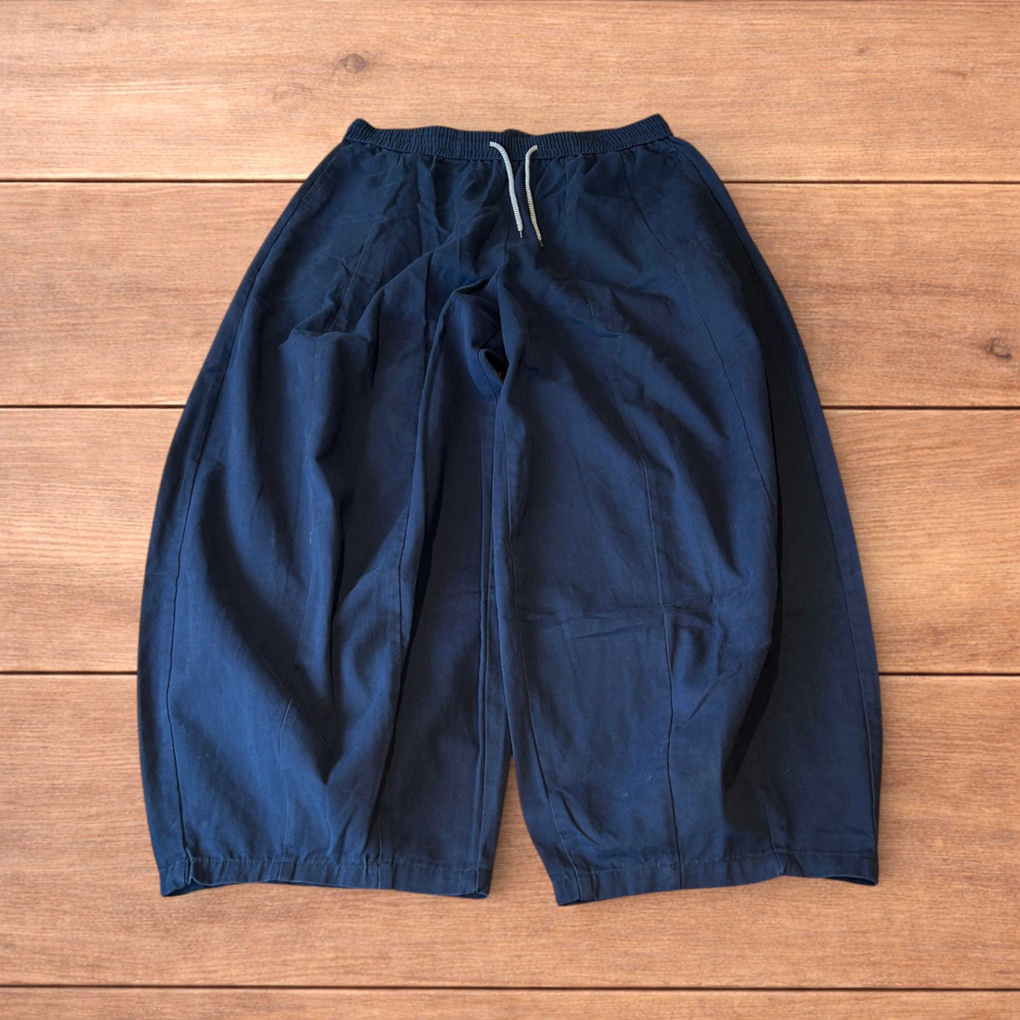 Japanese Brand Super baggy wide leg parachute trousers in navy blue. Size US 36 / EU 52 - 1 Thumbnail