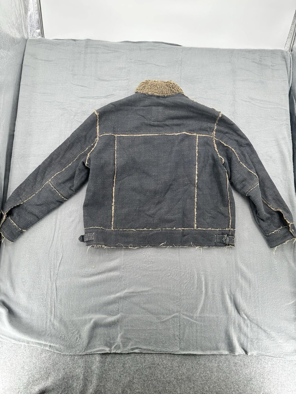 Guess Vintage 90s Guess Sherpa Jacket Gray Mens Size L Size US L / EU 52-54 / 3 - 7 Thumbnail