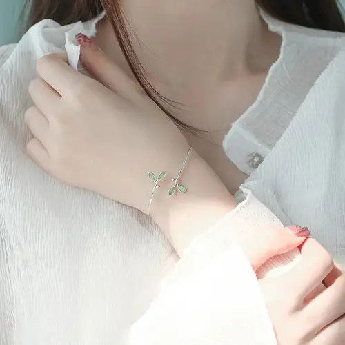Japanese Brand × Vintage Bangle for Women Size ONE SIZE - 1 Thumbnail
