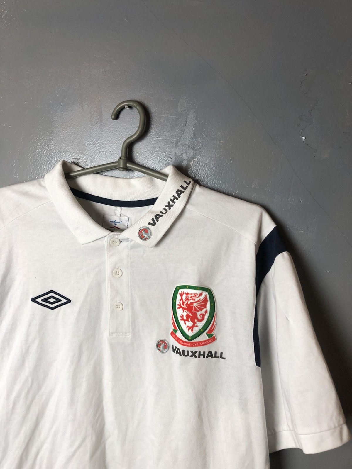 Vintage Vintage men’s soccer jersey Umbro Wales size L Size US L / EU 52-54 / 3 - 4 Thumbnail