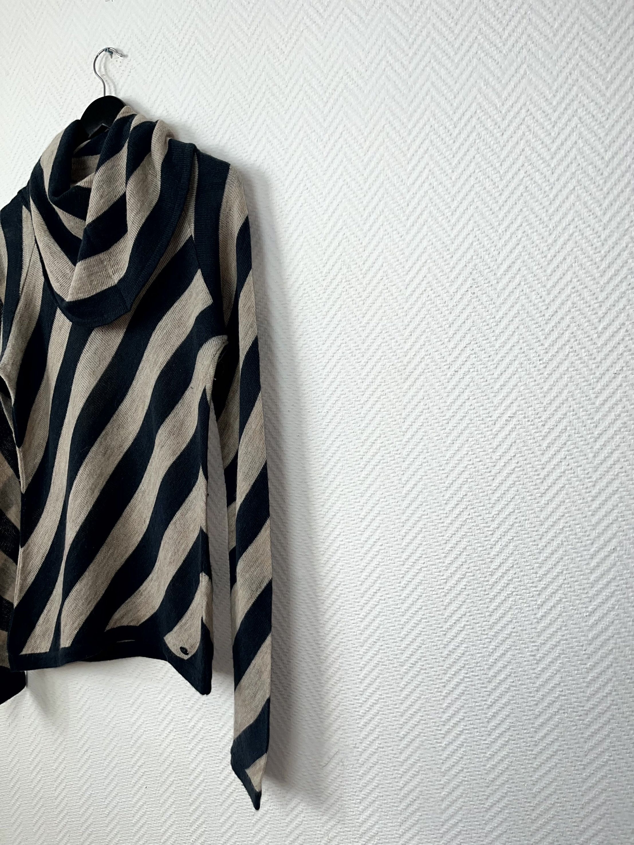 Armani Y2K Armani Turtleneck Striped Biege Sweater Size M Size M / US 6-8 / IT 42-44 - 9 Thumbnail
