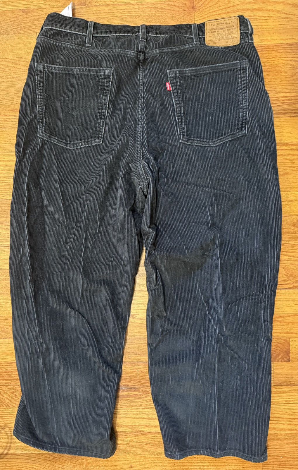 Levi's Levi’s baggy black corduroy pants Size US 40 / EU 56 - 2 Thumbnail
