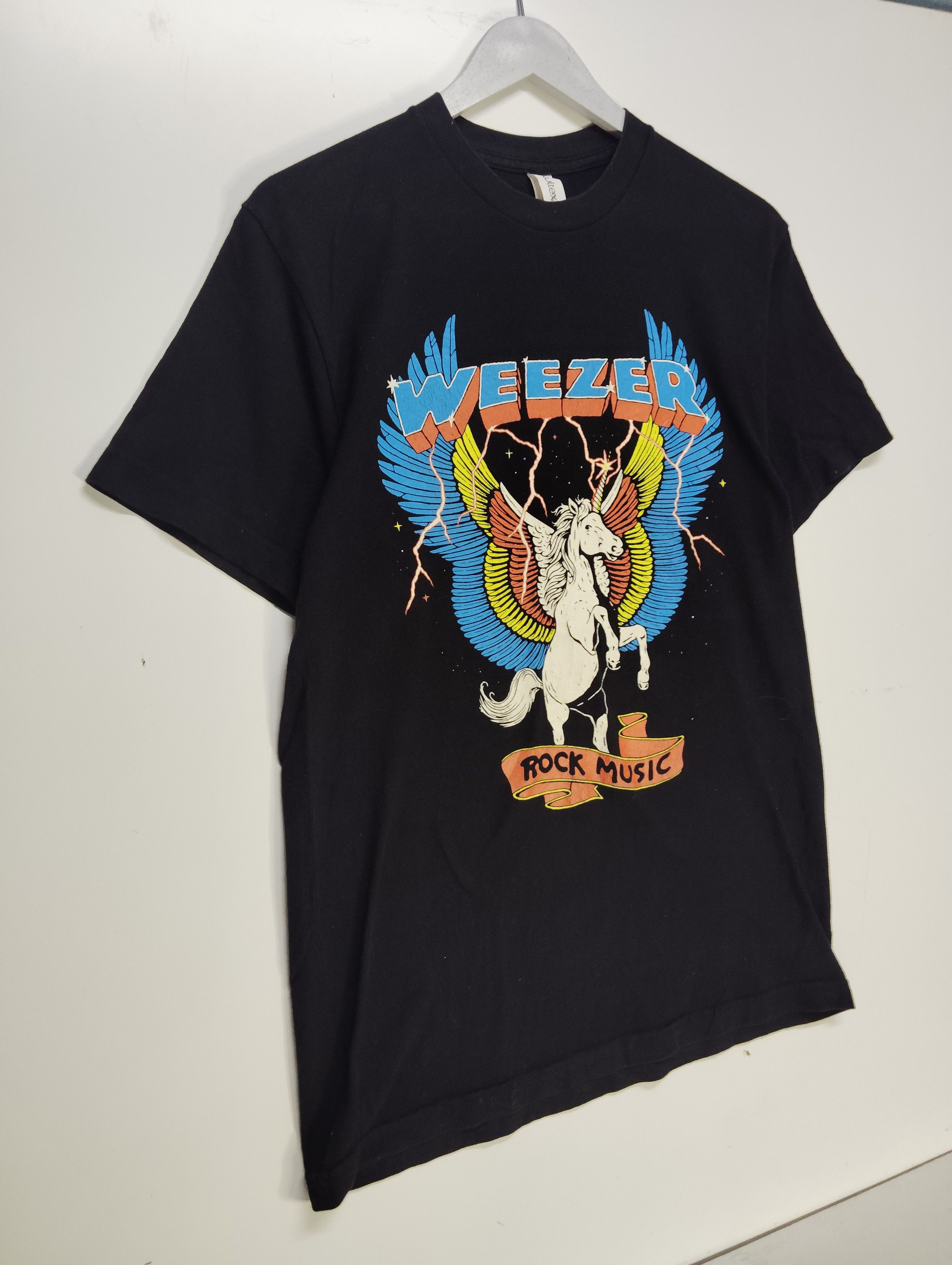 Band Tees ✨ACCEPT OFFER✨ Weezer Size US M / EU 48-50 / 2 - 3 Thumbnail
