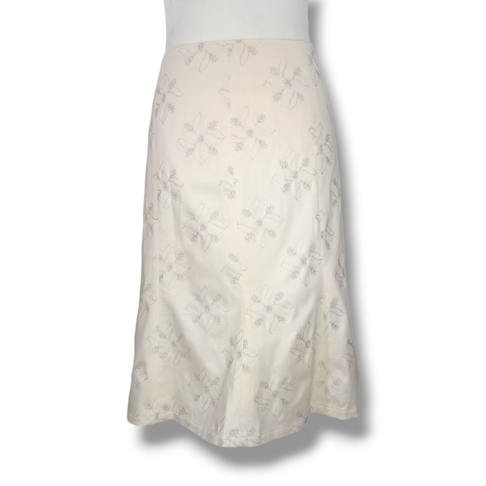 Other EUC Apostrophe Silver Floral Embroidery Skirt Sz. 16 Cream Size 38" / US 16 / IT 52 - 3 Thumbnail