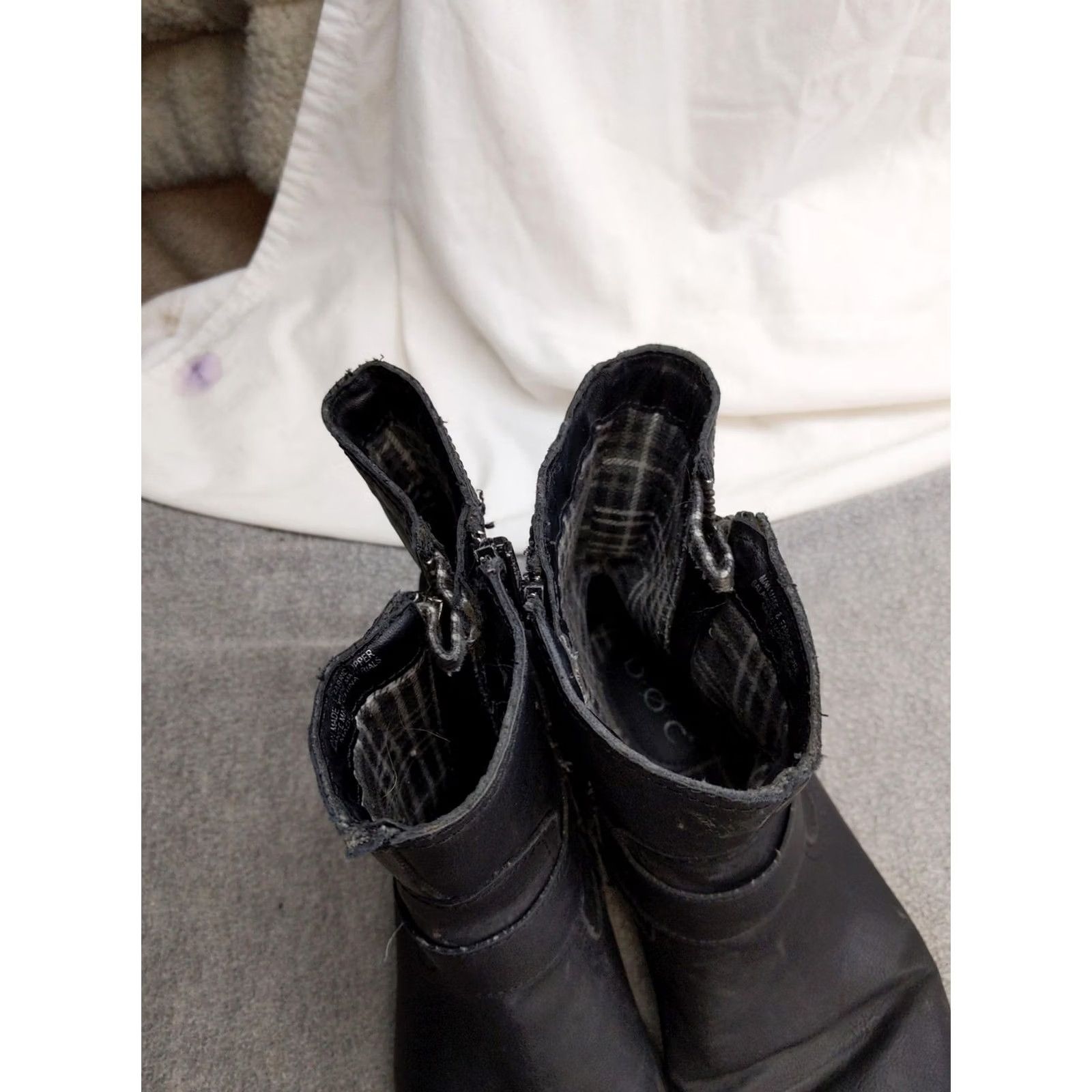Vintage B.o.c Boots Womens Size 8 Black Synthetic Ankle Biker Zip Buckle Lined Booties Size US 8 / IT 38 - 4 Thumbnail
