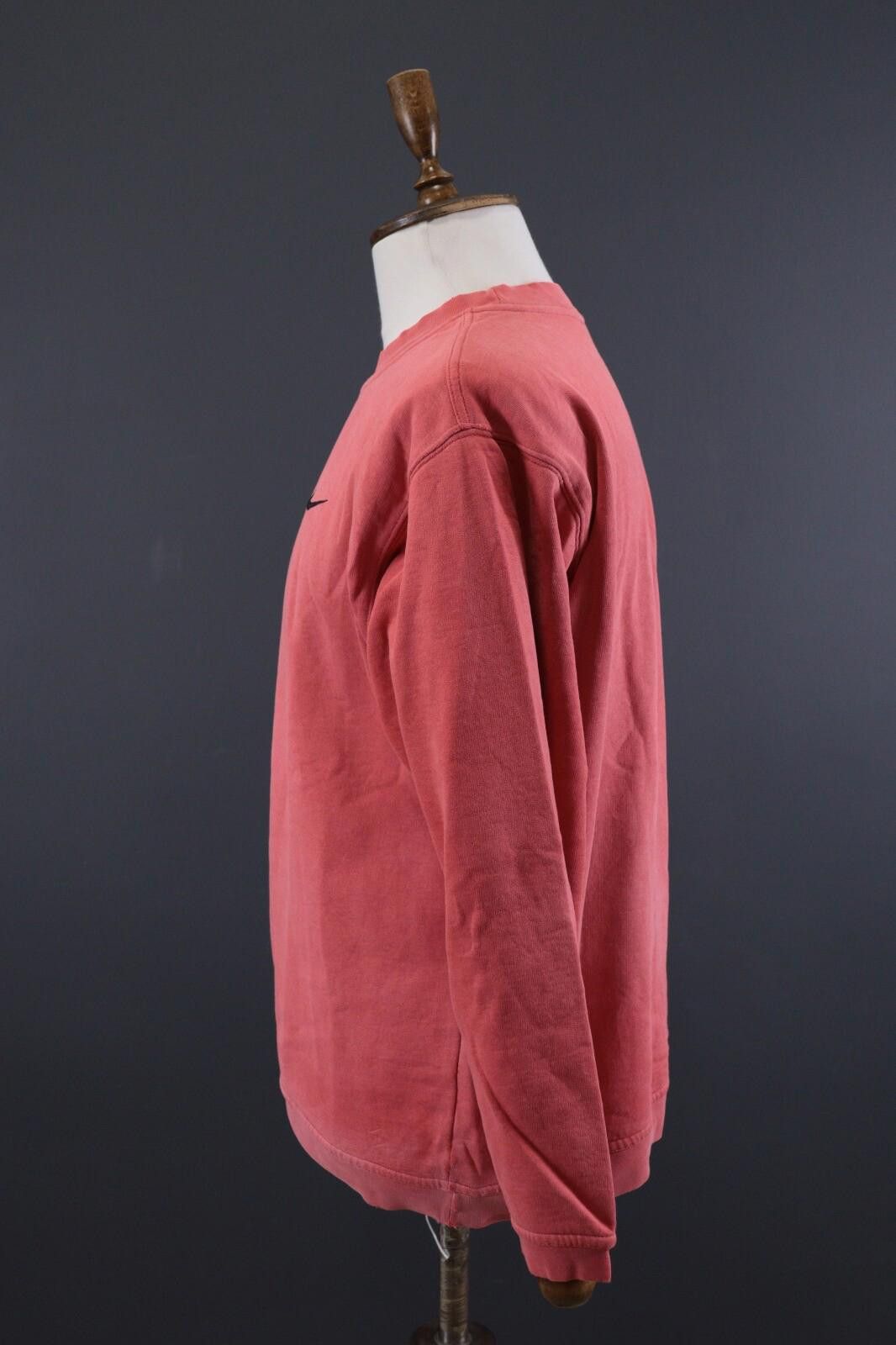 Nike Nike Vintage Sports Wear Small Swoosh Sweatshirt Size Large Size US L / EU 52-54 / 3 - 6 Thumbnail