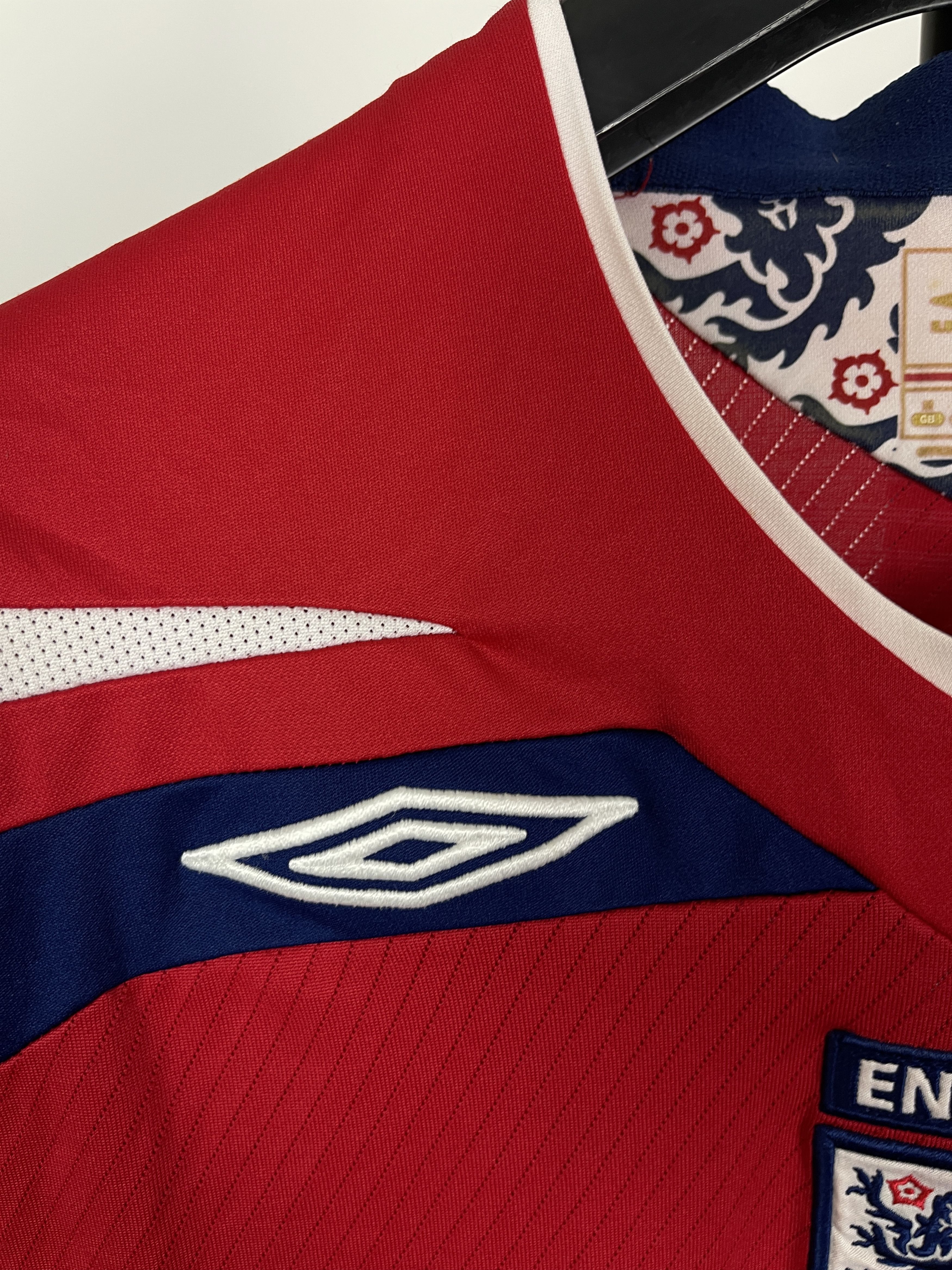 Umbro ENGLAND 2008 Football Umbro Long Sleeve Red Mens Medium M Size US M / EU 48-50 / 2 - 6 Thumbnail