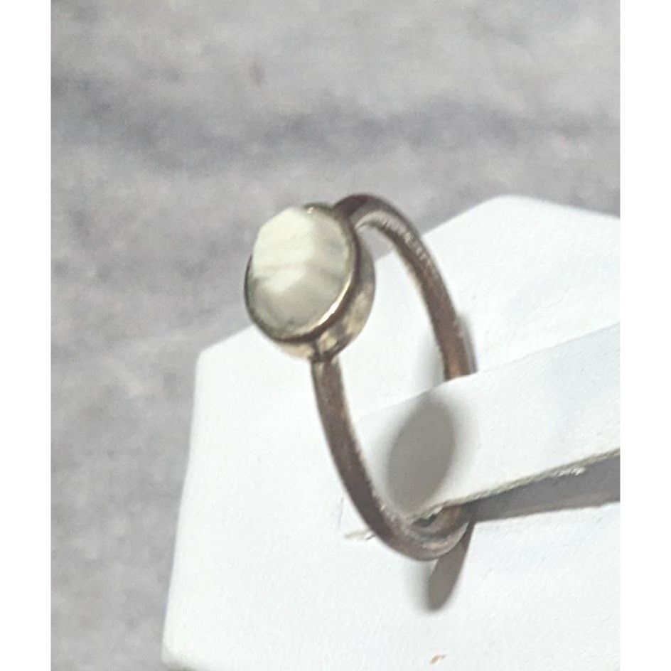 Other Minimalist Gold And White Faceted Stone Fashion Ring Size 7 Size ONE SIZE - 4 Thumbnail