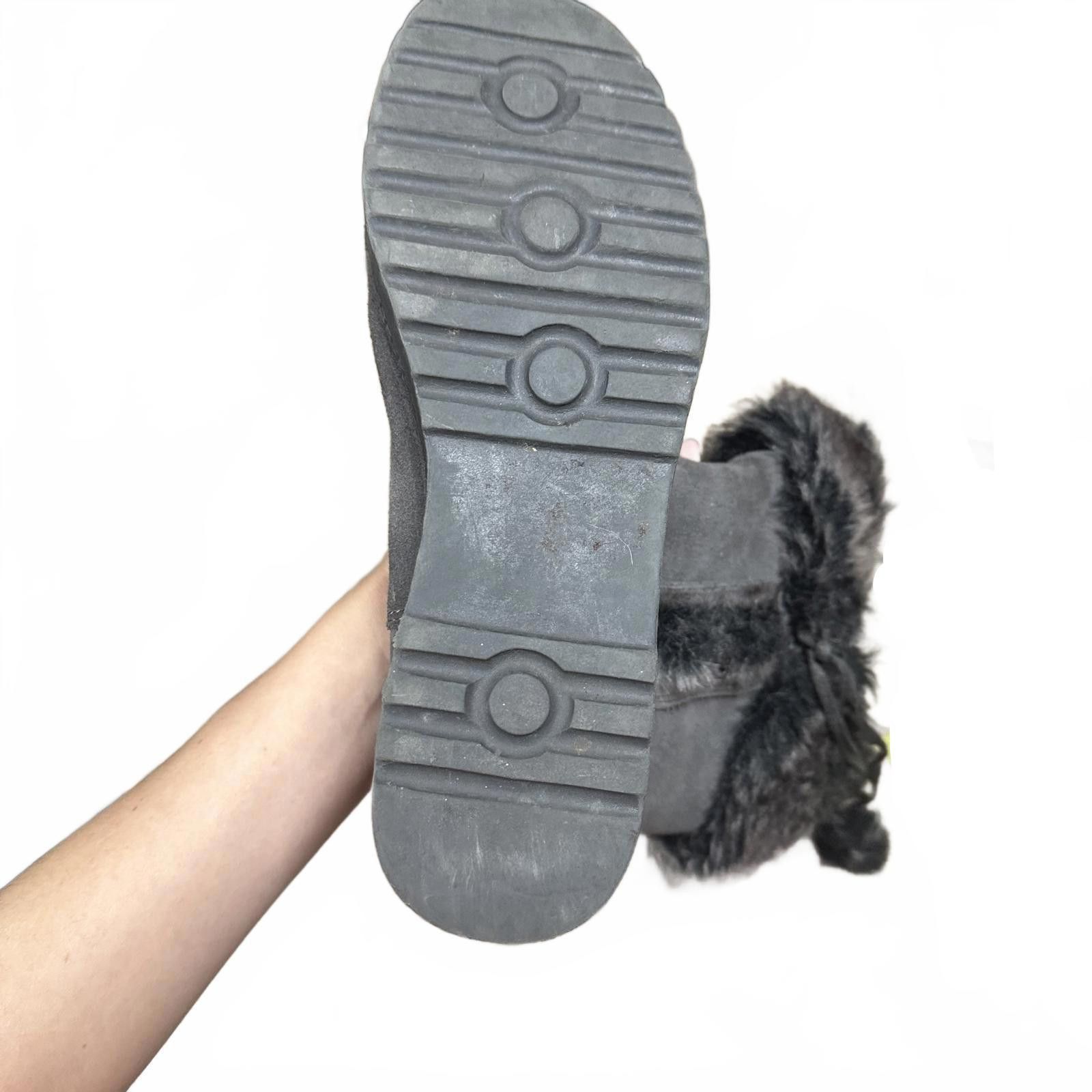 Unknown London Women's Boots Gray Faux Fur Pom Pom’s 7.5 Size US 7.5 / IT 37.5 - 3 Thumbnail
