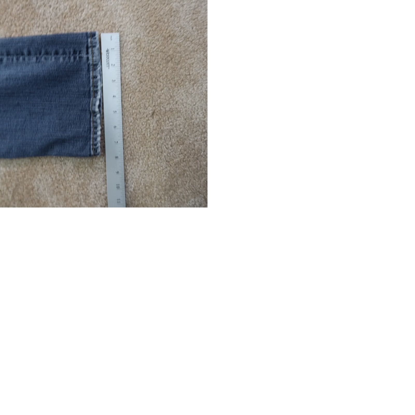 Silver Jeans Co. Silver Jeans Santorini Capri Jeans Women’s 31 Blue Stretch Denim Capris Slim 5-Pocket Distressed Medium Wash (Regular) Womens Menopause? Size 24" / US 00 / IT 34 - 9 Thumbnail