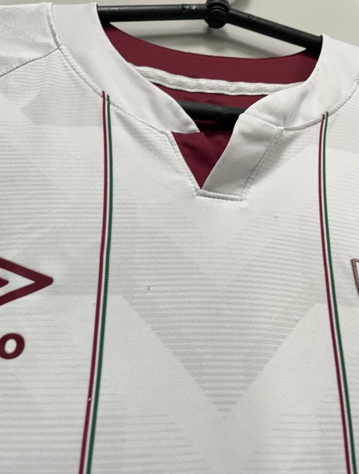 Umbro Fluminense 2020/2021 Away Football Shirt Soccer Jersey Umbro Size US M / EU 48-50 / 2 - 6 Thumbnail