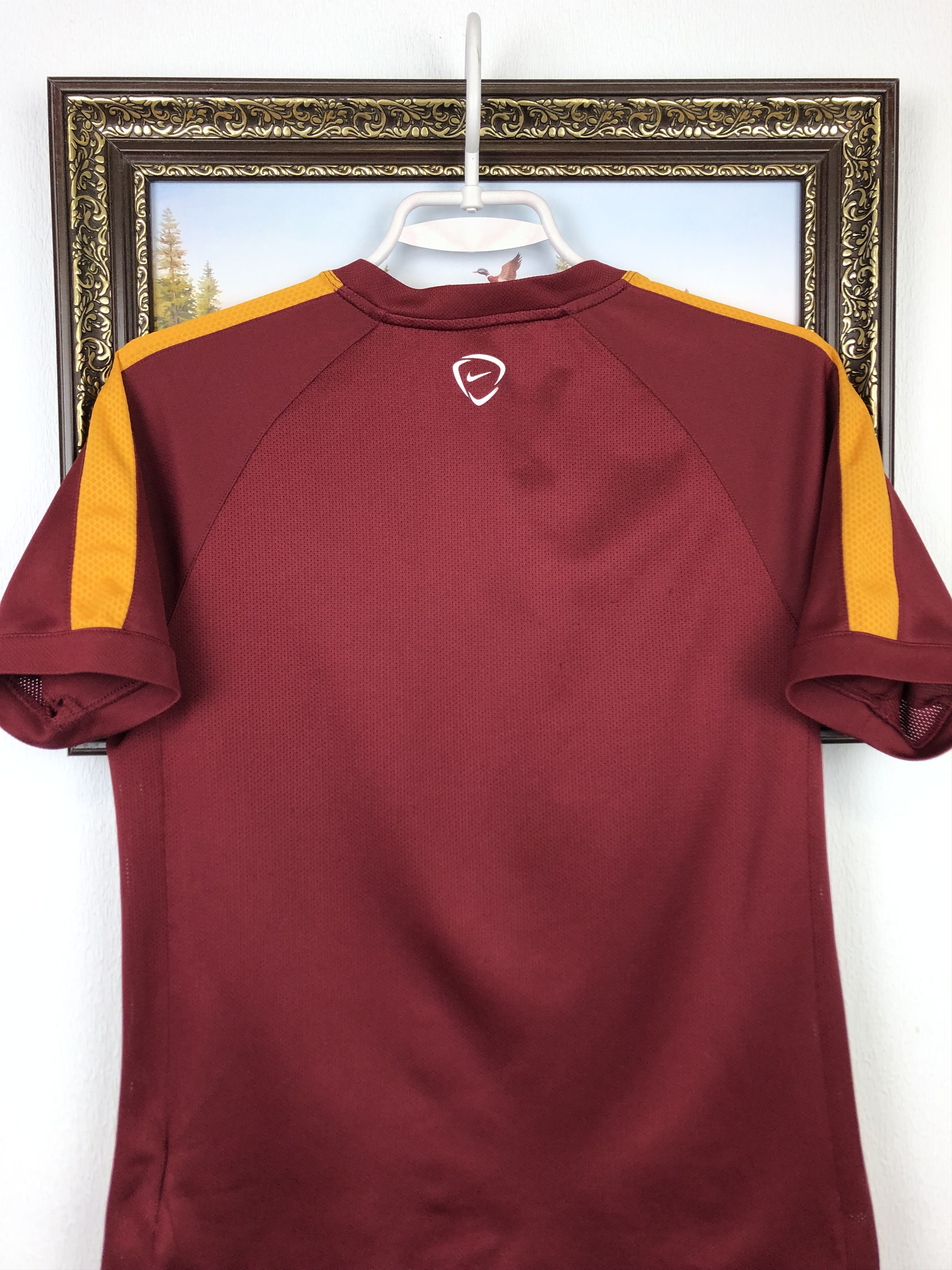Nike Roma football shirt Soccer Jersey Nike Camiseta Size Boys Size US XXS / EU 40 - 9 Thumbnail