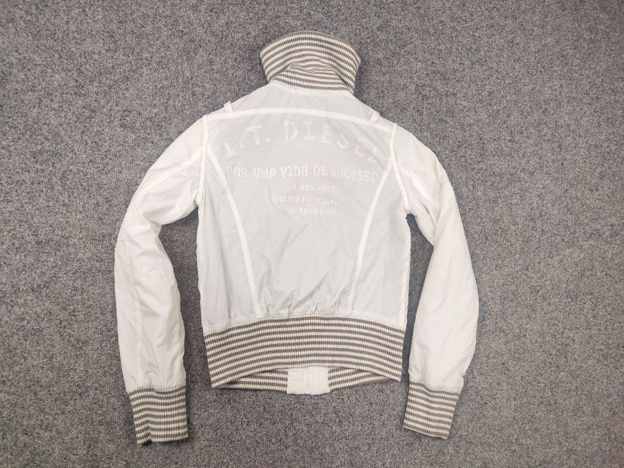 Diesel Vintage Y2K Style Diesel Jacket wide cuffs and Big logo Size US S / EU 44-46 / 1 - 11 Thumbnail