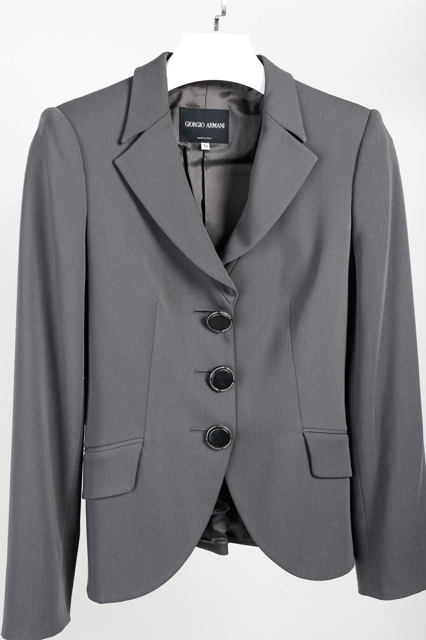 Giorgio Armani Giorgio Armani Wool Blazer With Raised Leather Buttons Size XS / US 0-2 / IT 36-38 - 3 Thumbnail
