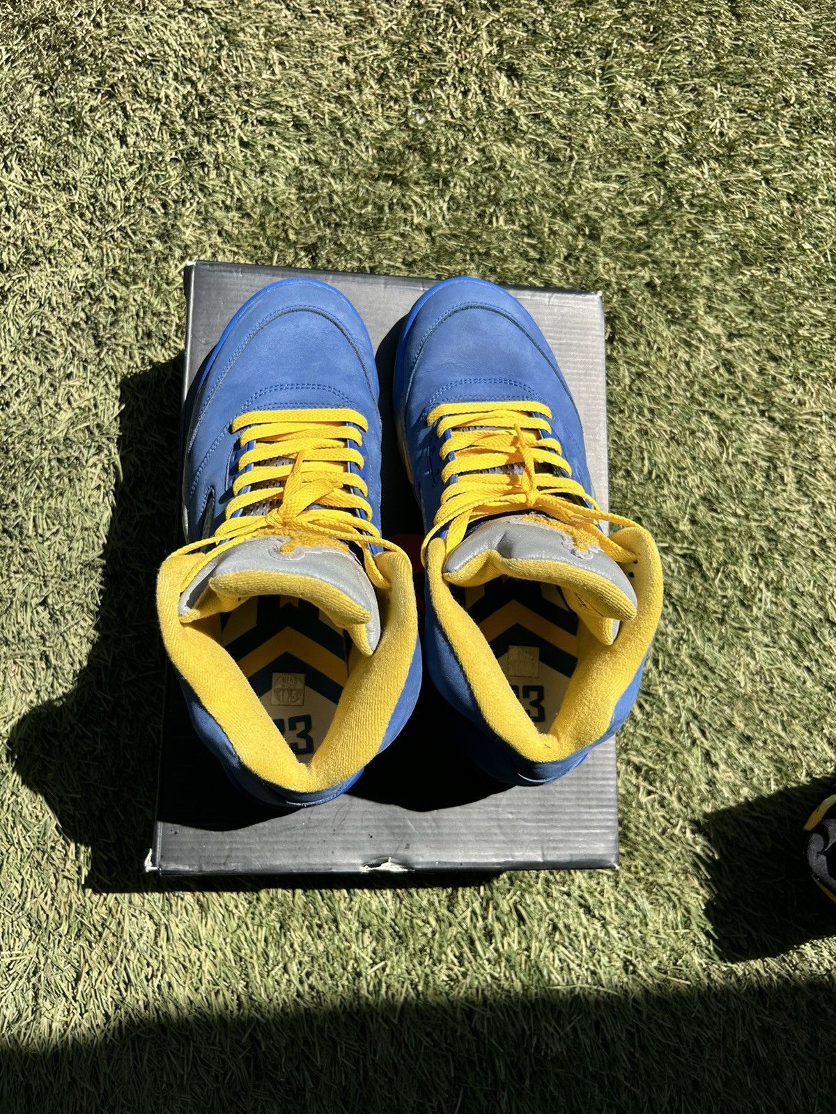 Jordan Brand × Vintage Air Jordan 5 Retro 'Laney' Size US 10.5 / EU 43-44 - 3 Thumbnail