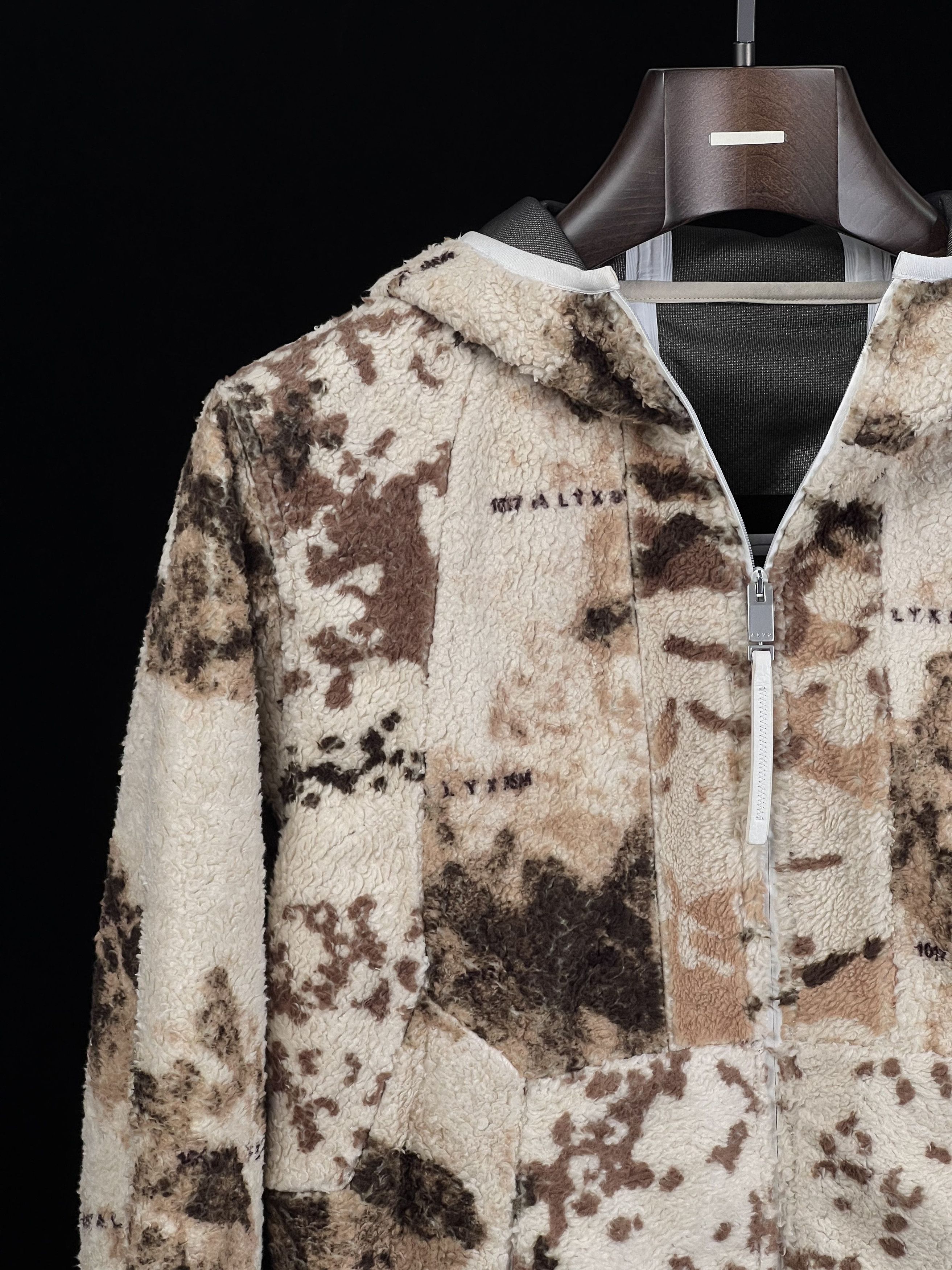1017 ALYX 9SM Brand New MARCO POLAR FLEECE Desert Camo Size US S / EU 44-46 / 1 - 5 Thumbnail
