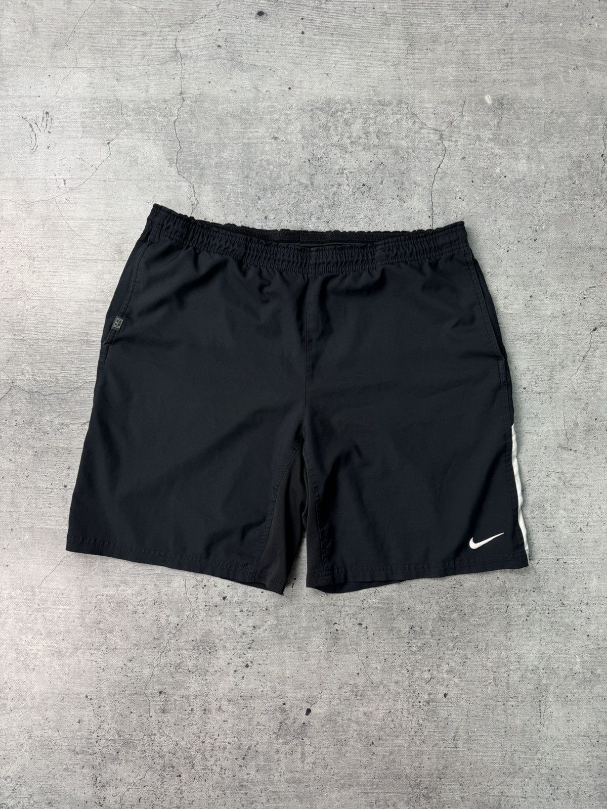 Nike Vintage Nike Court Shorts Andre Agassi / Roger Federer Y2K Size US 34 / EU 50 - 1 Thumbnail