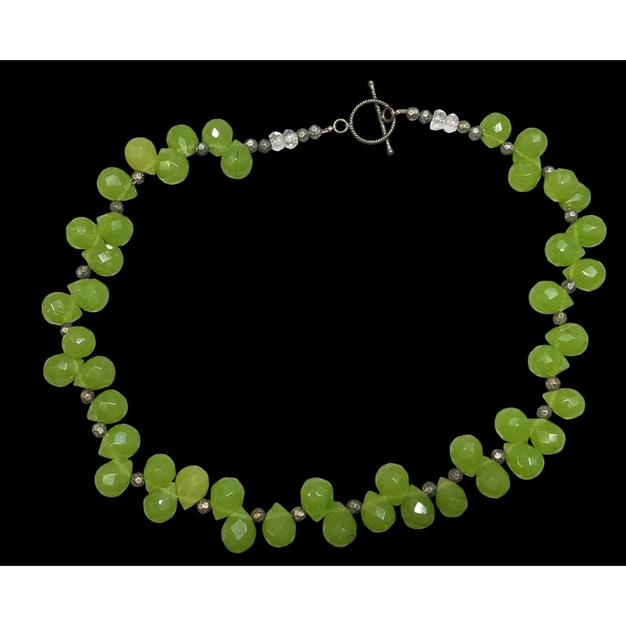 Handmade Handmade Green Apple Glass Beaded Necklace Size ONE SIZE - 1 Thumbnail