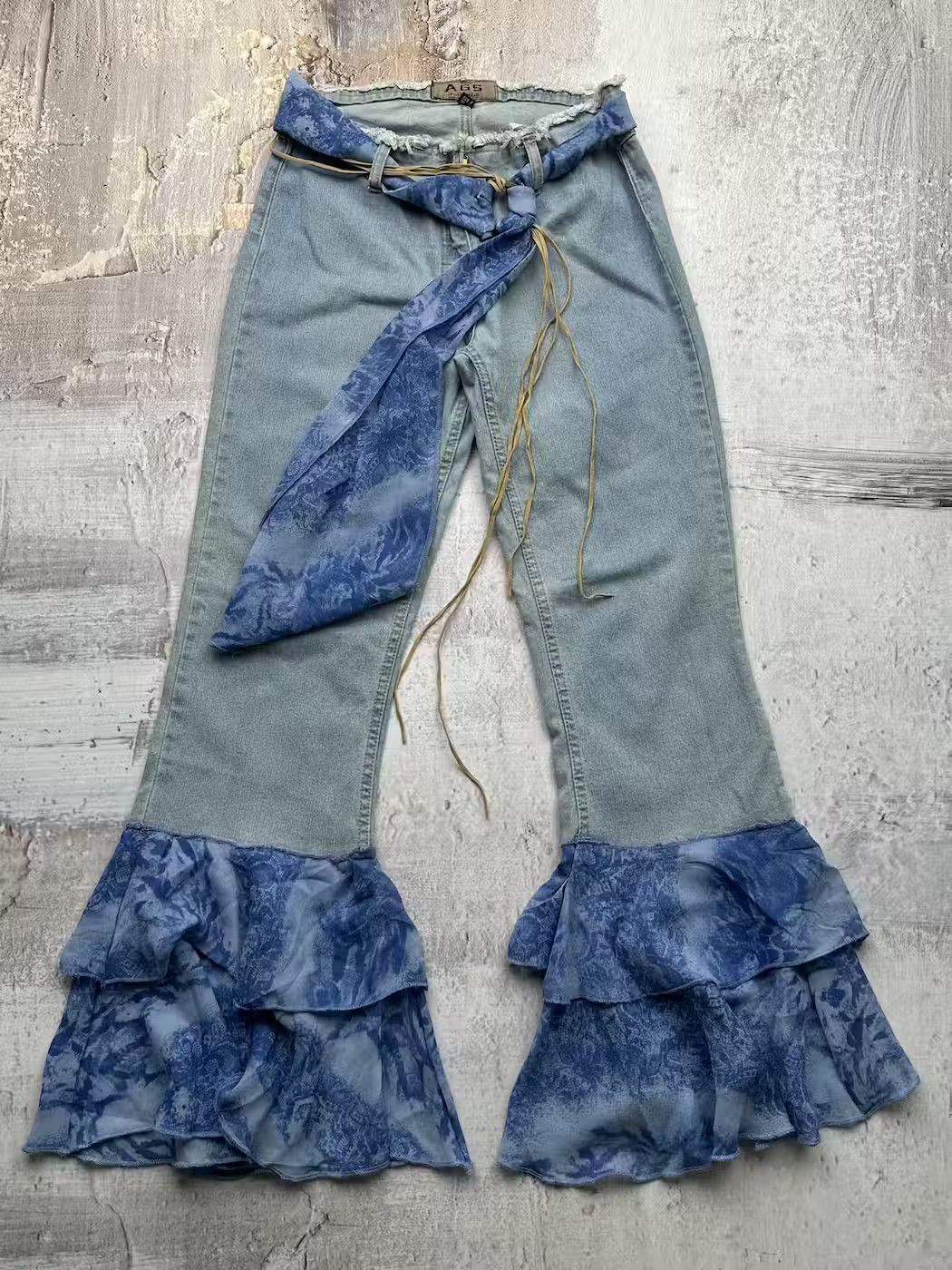 image of Avant Garde Vintage Flare Jeans in Blue, Women's (Size 28)