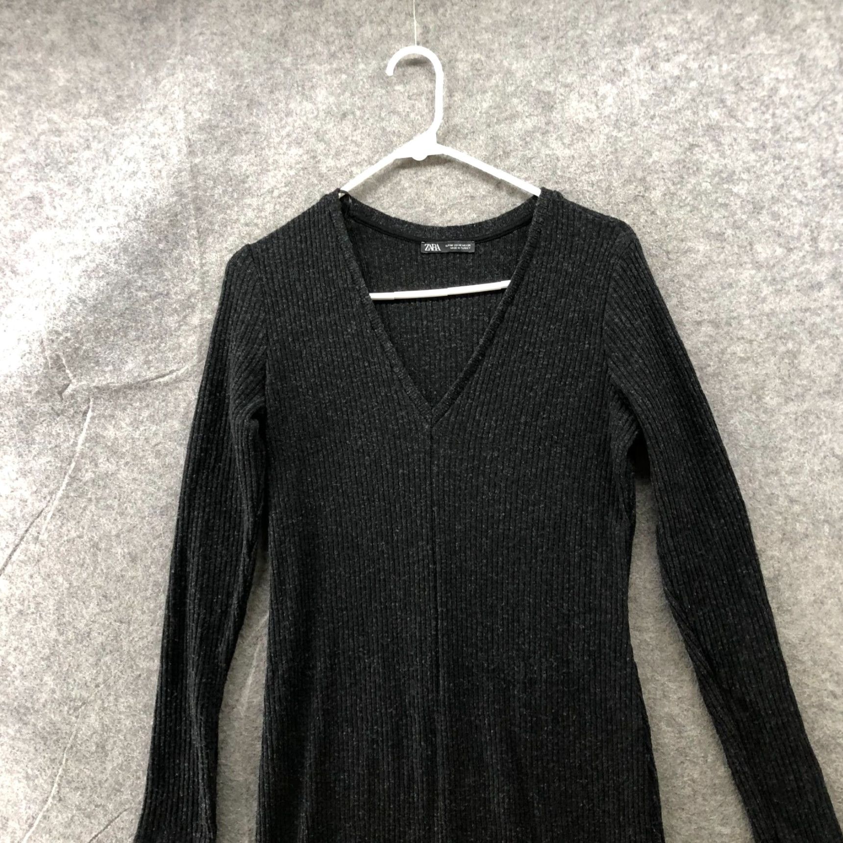 Zara Women\'s M Midi Sweater Dress Dark Gray V-Neck** User: Zara Women