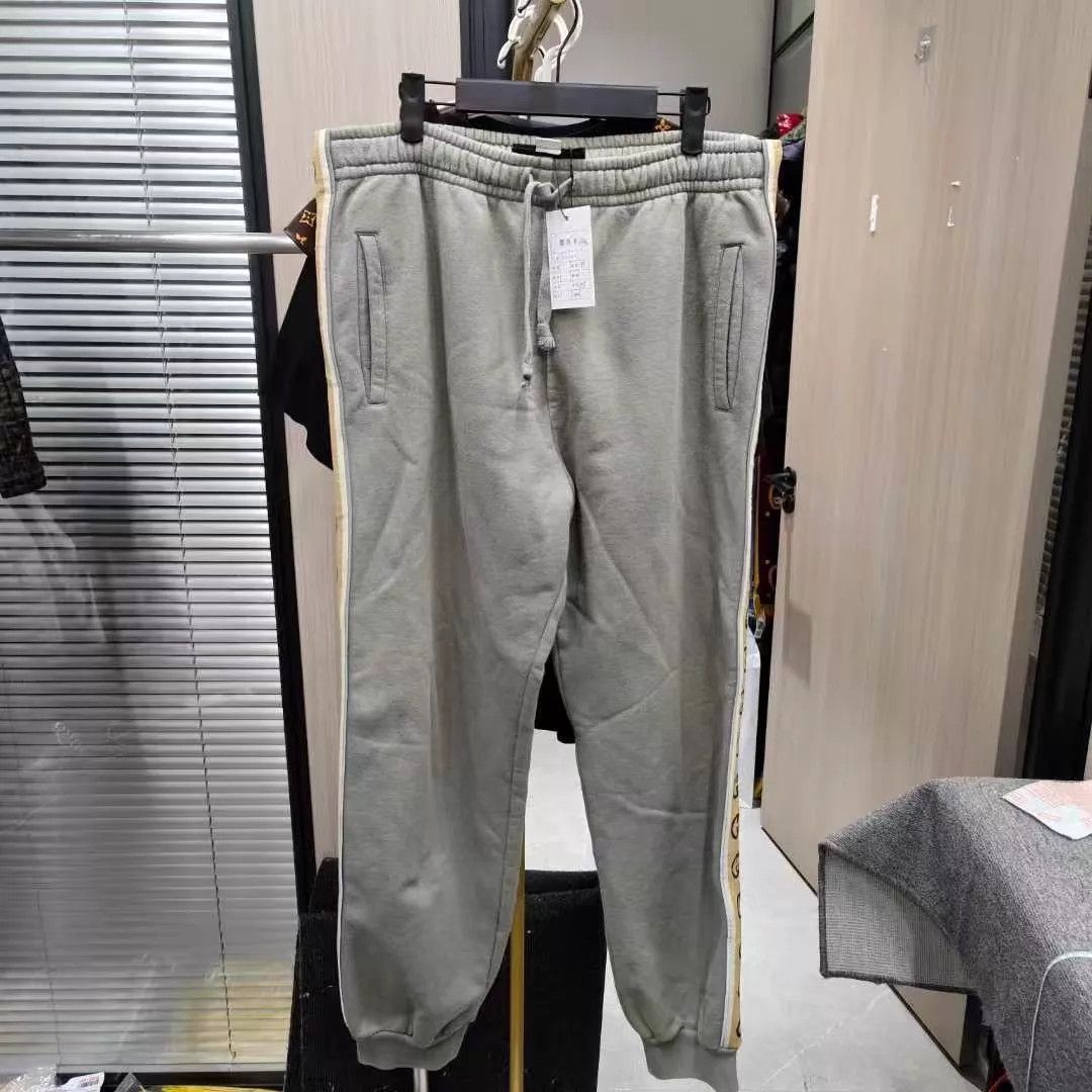 Gucci Gucci 98 New Side Web Logo Sweatpants XL Size US 36 / EU 52 - 1 Thumbnail