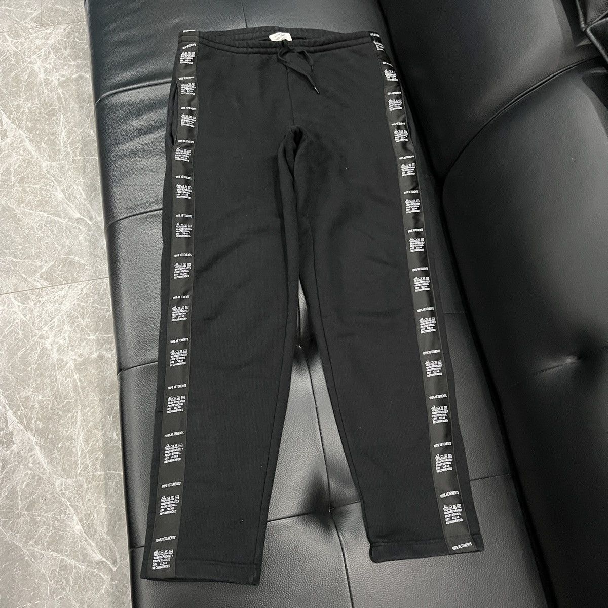 Vetements vetements ss18 Size US 32 / EU 48 - 2 Thumbnail
