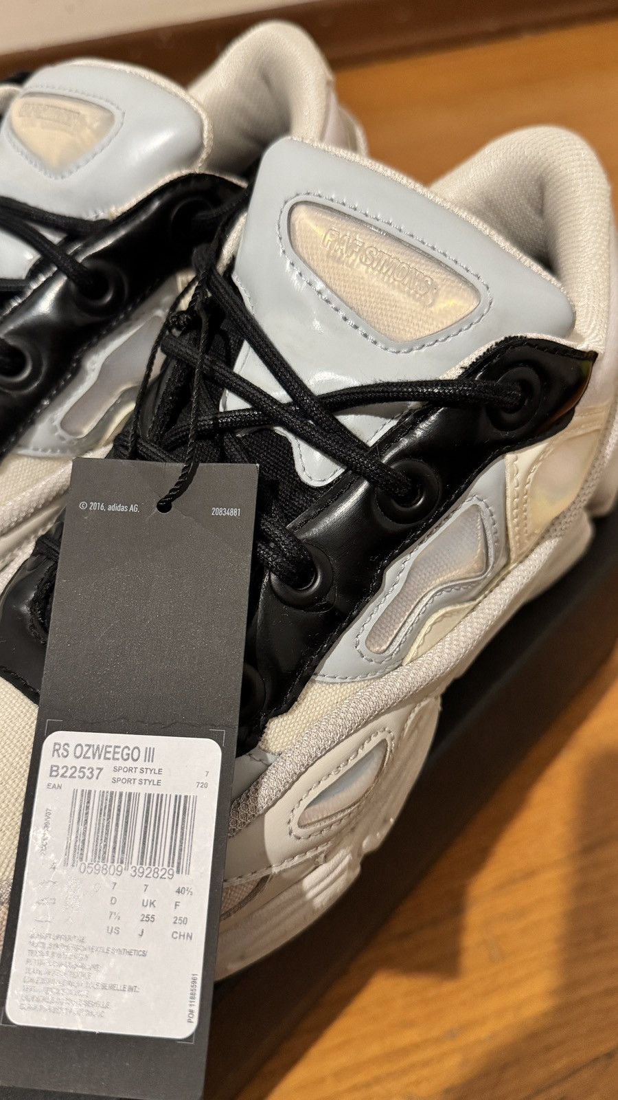 Adidas × Raf Simons Adidas x Raf Simons Ozweego Size US 7.5 / EU 40-41 - 9 Thumbnail