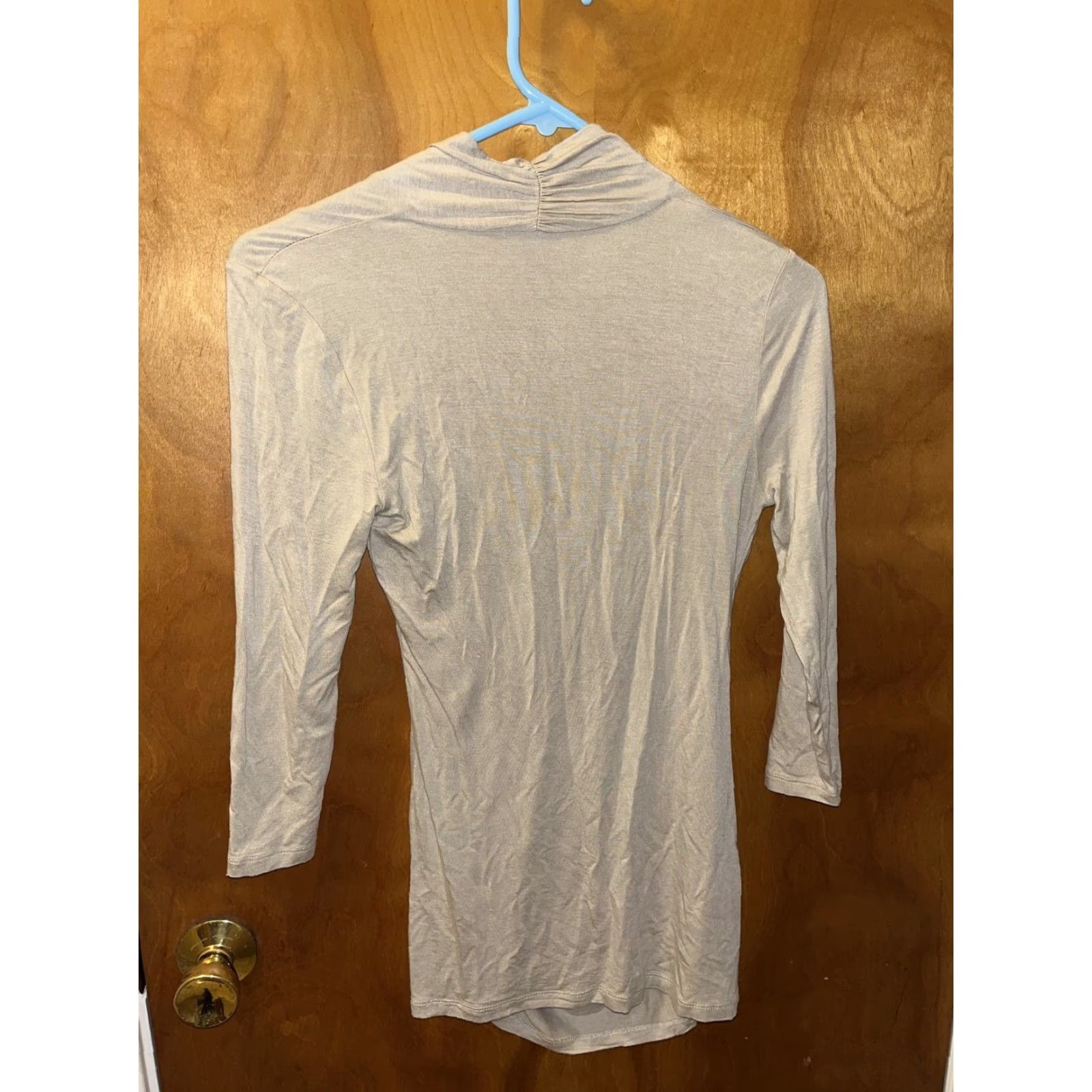 Ann Taylor Ann Taylor Womens XS Blouse with Side Scrunching Oatmeal Rayon Blend Casual Workwear Party Size XS / US 0-2 / IT 36-38 - 3 Thumbnail
