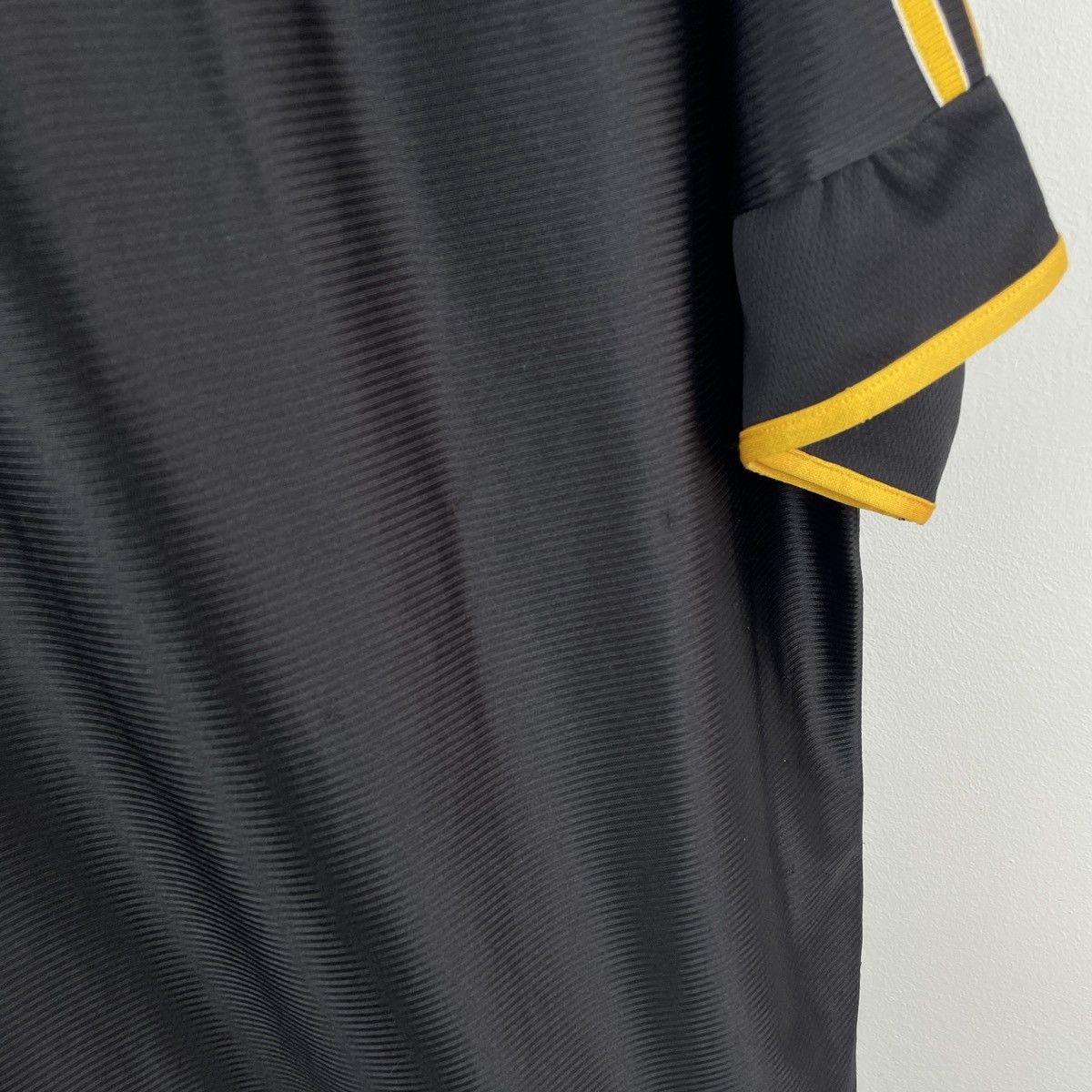 Adidas Vintage Real Madrid Away Jersey Shirt Rare 1999/2001 size L Size US L / EU 52-54 / 3 - 18 Thumbnail