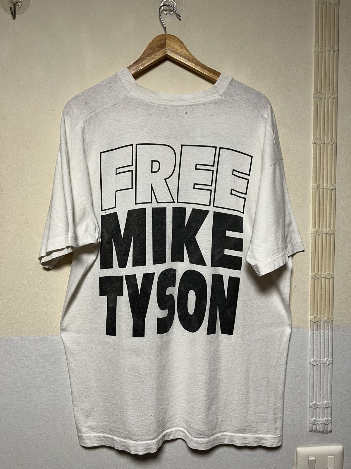 Vintage Vintage Mike Tyson 90s Vtg T-Shirt Size US XL / EU 56 / 4 - 2 Thumbnail