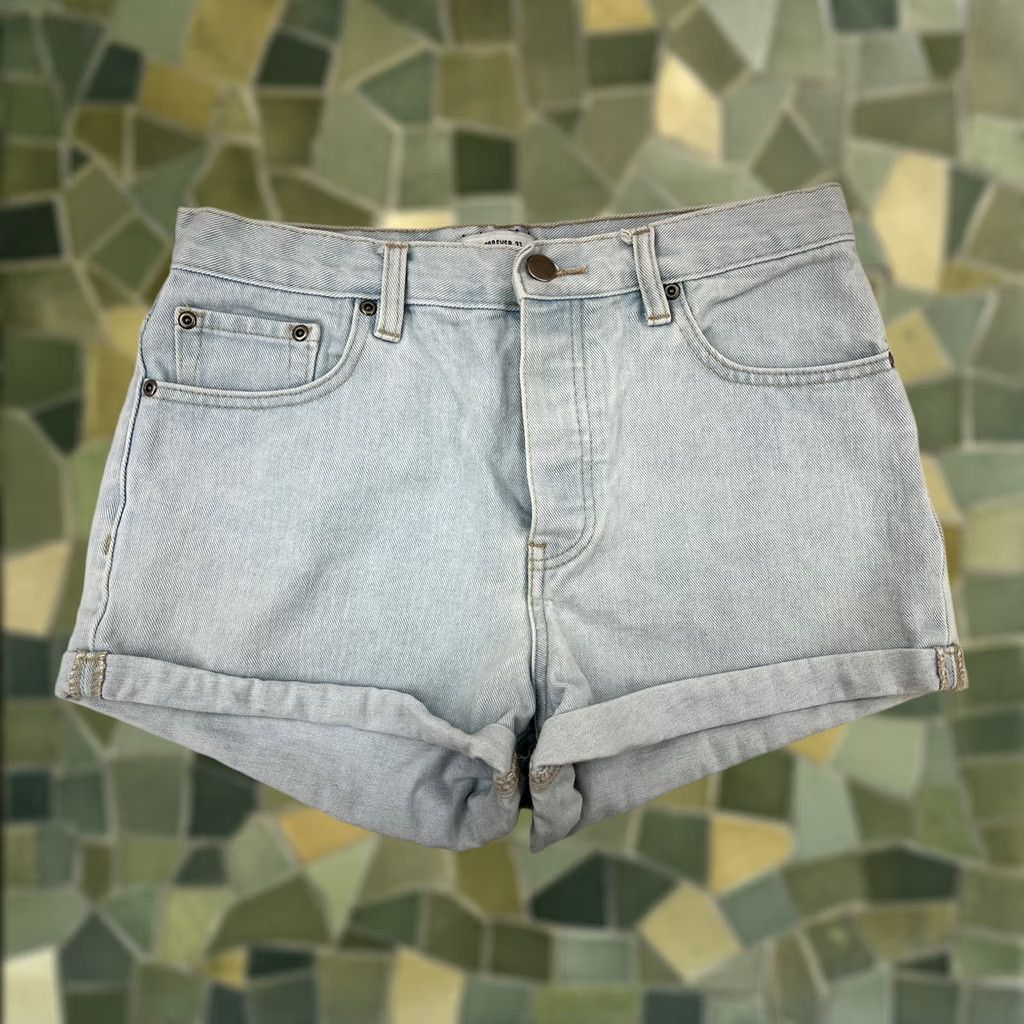 Forever 21 Womens FOREVER 21 Shorts Size 27 Light Denim Jean Shorts Size 27" / US 4 / IT 40 - 1 Thumbnail
