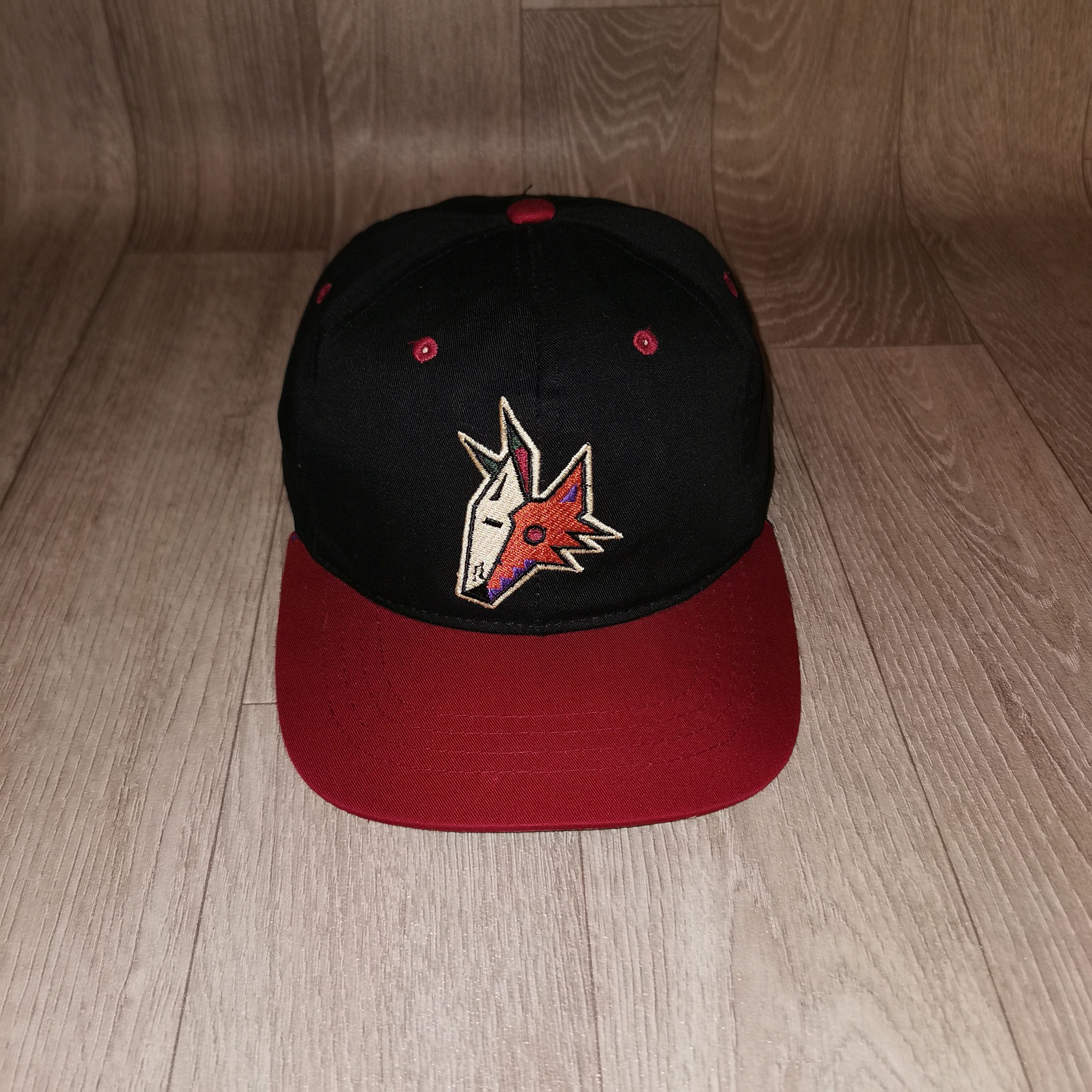 Starter RARE Vintage 1990s Phoenix Coyotes NHL Starter SnapBack Hat Size ONE SIZE - 3 Thumbnail
