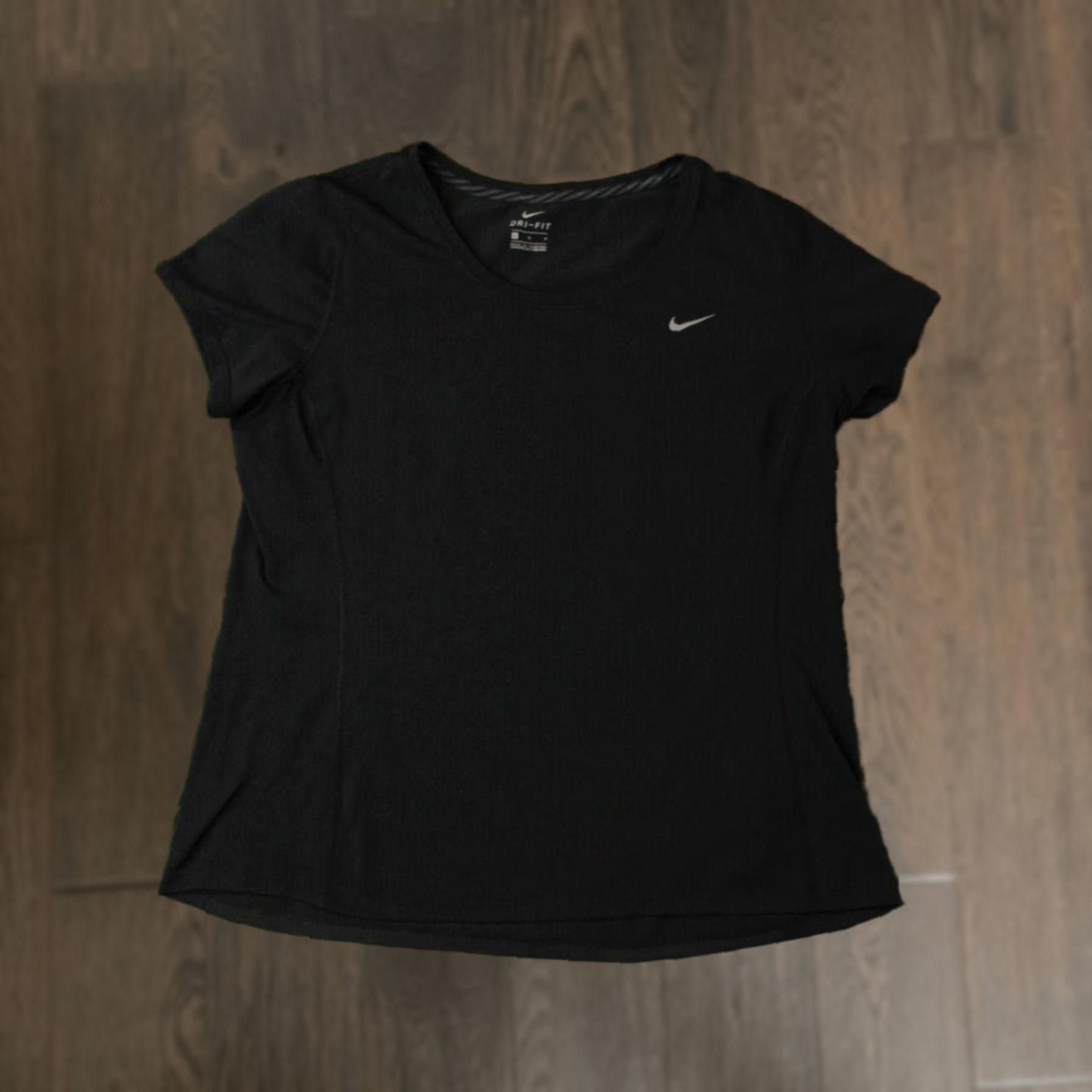 Nike Nike Dri-FIT Shirt Women L Black Run Training Reflective Logo 2016 Nike Brand Jersey Tee Short Sleeve Crew Neck Size L / US 10 / IT 46 - 1 Thumbnail