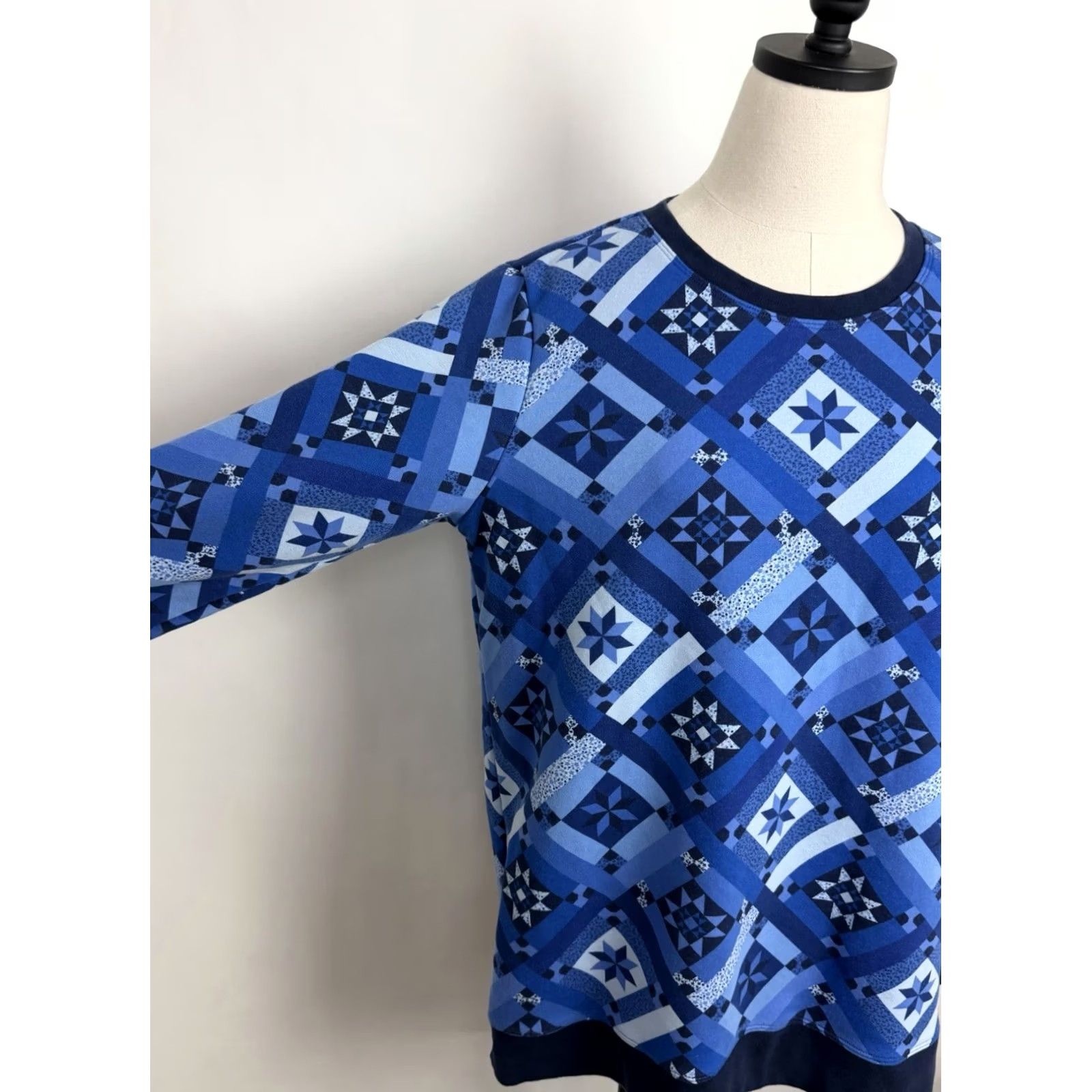 Lands' End Lands' End Sweatshirt Womens Large Blue Patchwork Pullover Knit Crew Neck Bohemian Quilt Print Casual Size L / US 10 / IT 46 - 4 Thumbnail