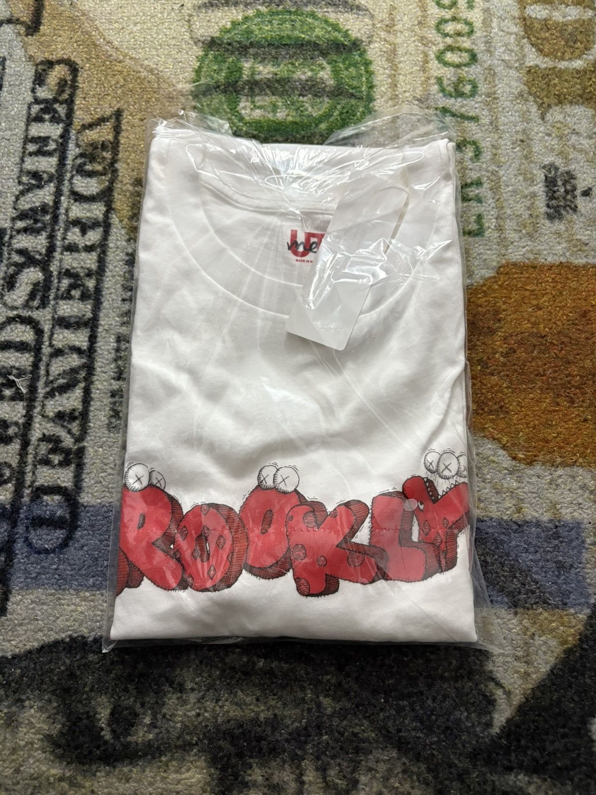 Kaws × Uniqlo KAWS Uniqlo Williamsburg Brooklyn Opening Exclusive T-Shirt Size US L / EU 52-54 / 3 - 1 Thumbnail