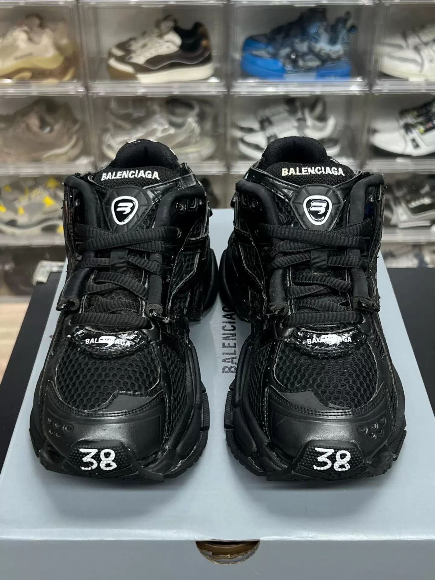 Balenciaga Balenciaga Runner Black Size 38 Like New Size US 7.5 / IT 37.5 - 2 Thumbnail