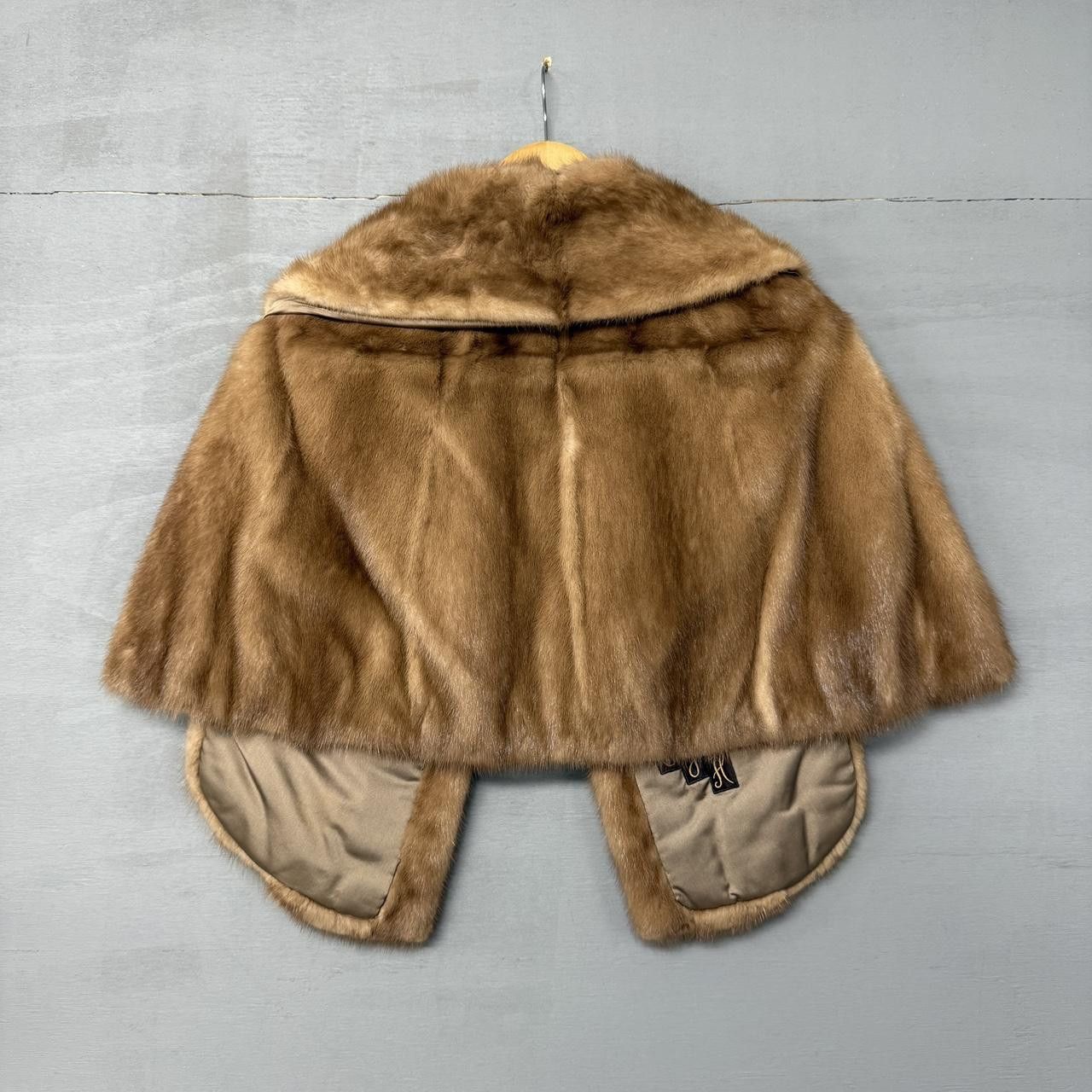 Vintage True Vintage Mink Fur Satin Lined Cape Stole Wrap Women’s Size ONE SIZE - 5 Thumbnail