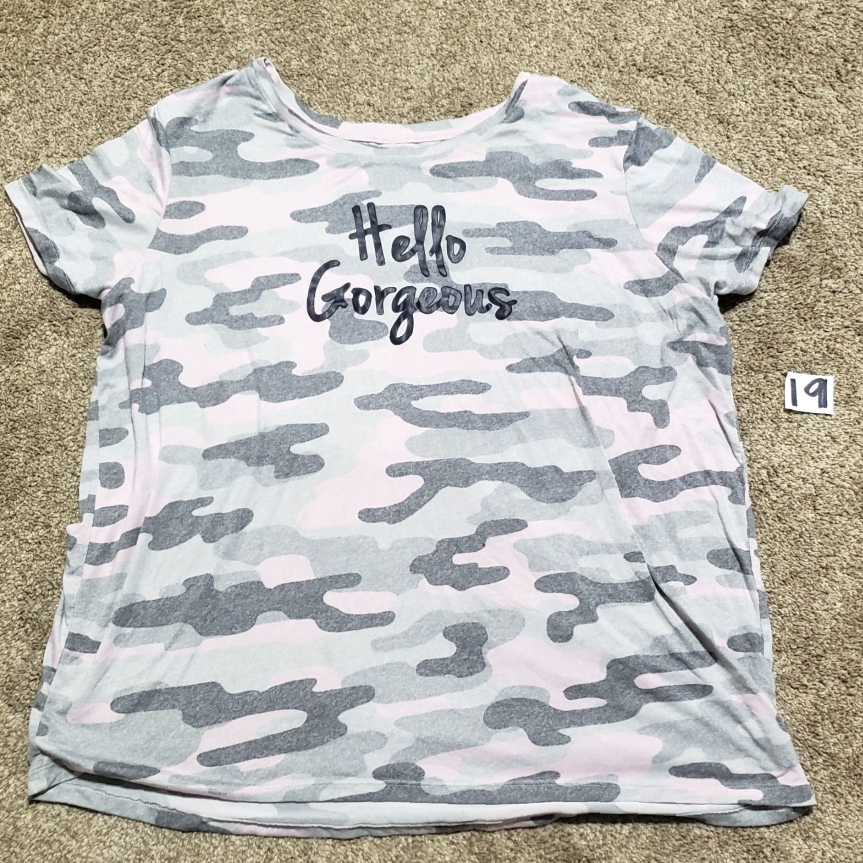 Vintage Hello Gorgeous Women's Pajama Shirt Camouflage Pink & Gray Adult Size L Large Size S / US 4 / IT 40 - 2 Thumbnail