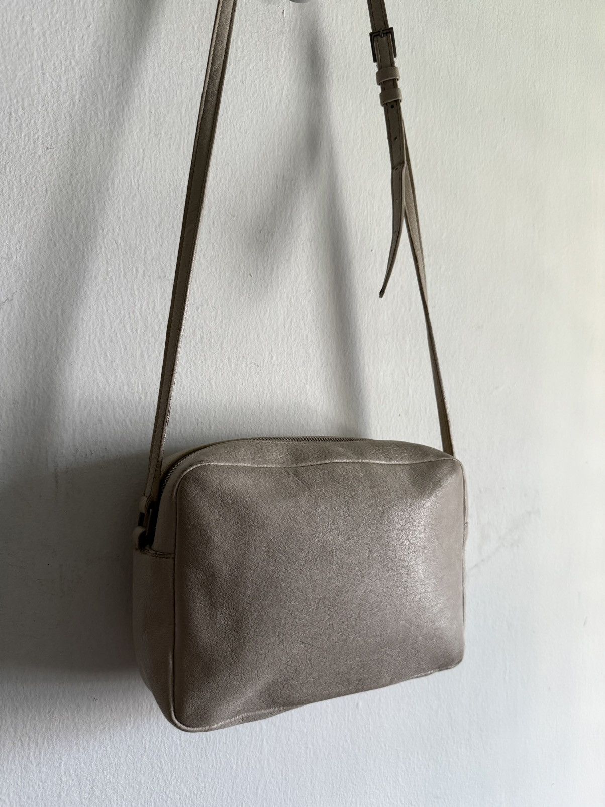 Saint Laurent Paris Saint Laurent Lou Camera calfskin Sling bag Size ONE SIZE - 7 Thumbnail