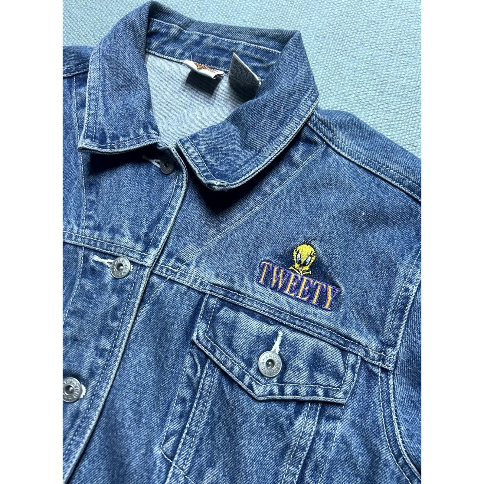 Vintage VINTAGE Looney Tunes denim trucker jacket embroidered Tweety Bird Women’s Large Jacket Size L / US 10 / IT 46 - 7 Thumbnail