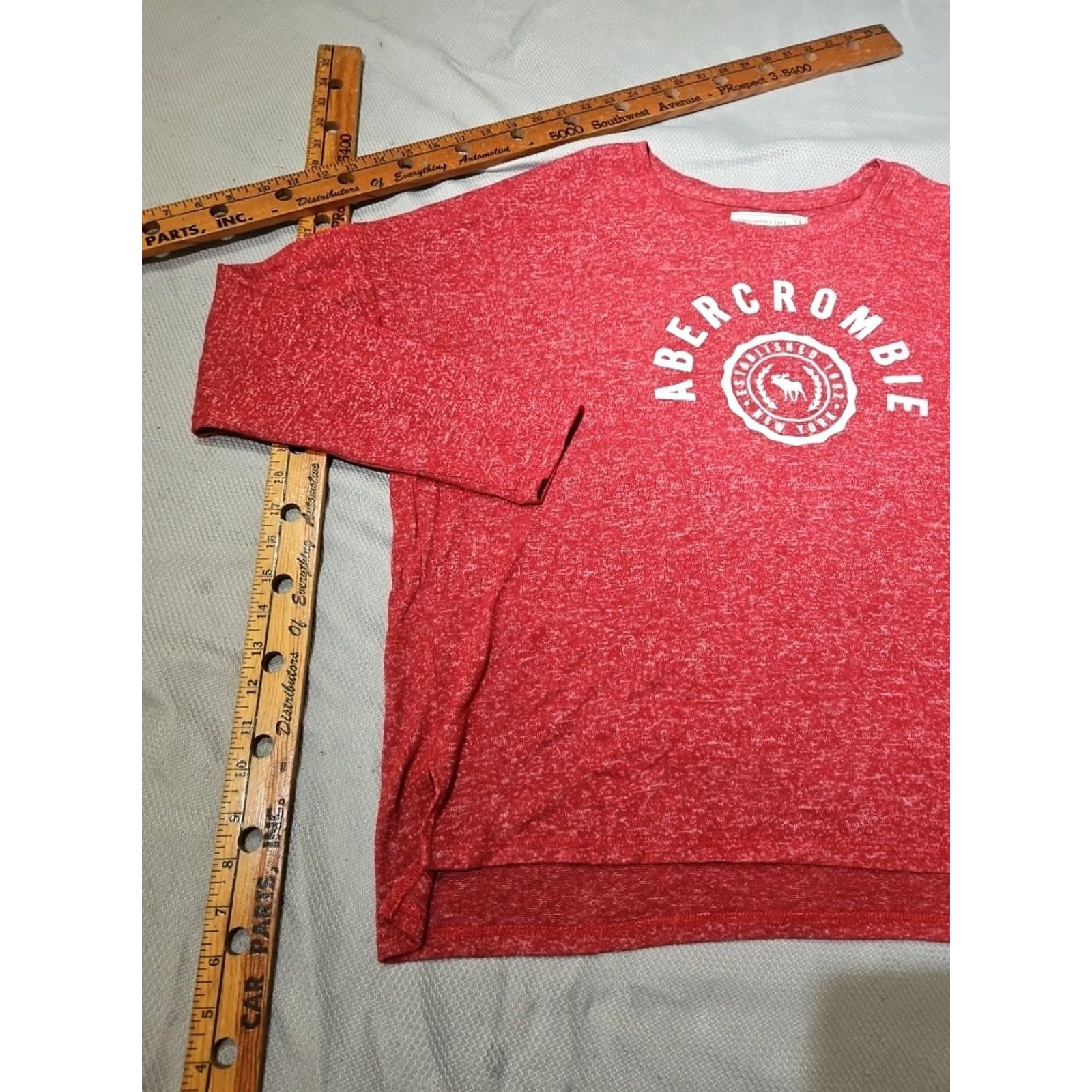 Abercrombie & Fitch Abercrombie & Fitch Shirt Womens XL Red Spellout Moose Logo Lightweight Stretch Size XL / US 12-14 / IT 48-50 - 4 Thumbnail