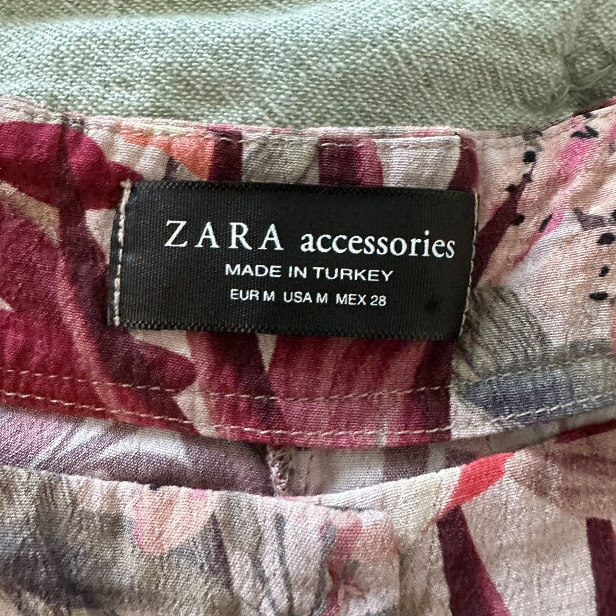 Zara Zara Tropical Print Ruffle Hem Shorts Medium Size 30" / US 8 / IT 44 - 5 Thumbnail