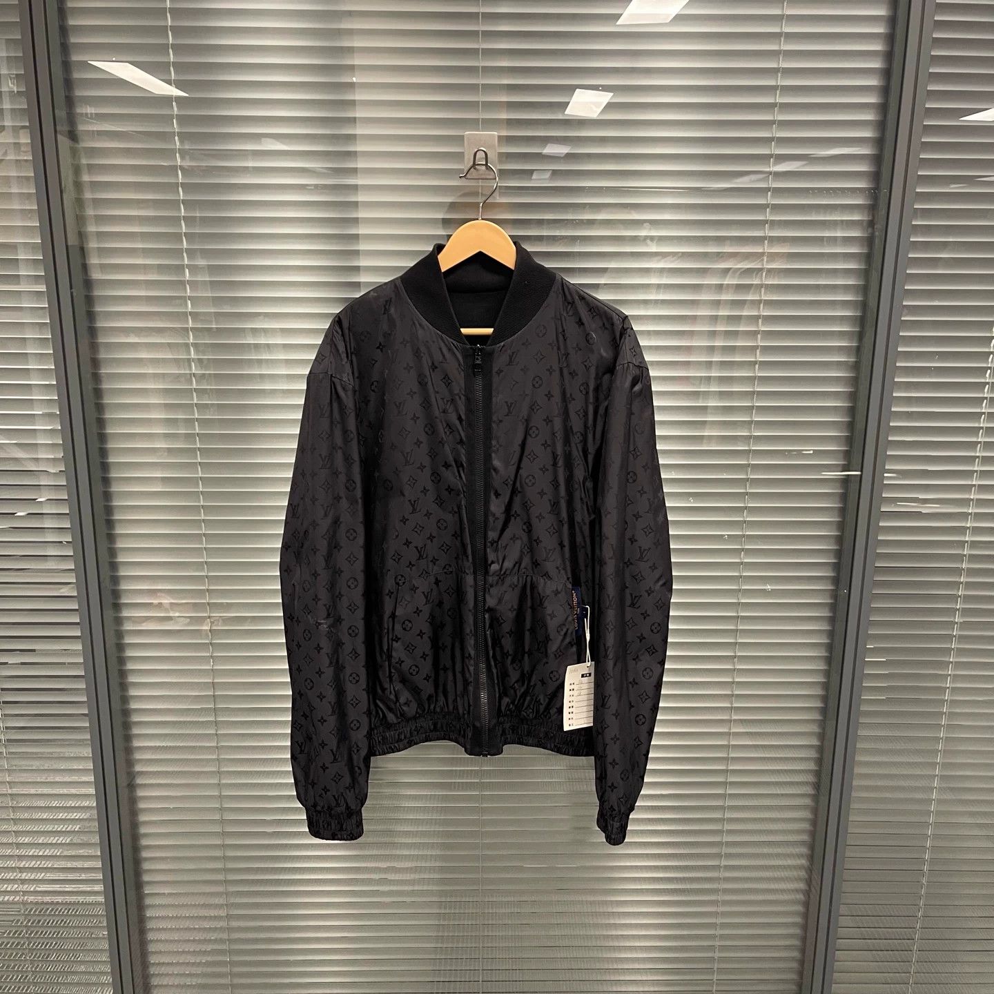 Louis Vuitton LV 24ss all over print double-sided jacket L MINT Size US L / EU 52-54 / 3 - 1 Thumbnail