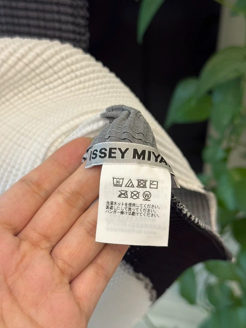 Issey Miyake Issey Miyake size:2 Black and white vest Size M / US 6-8 / IT 42-44 - 2 Thumbnail