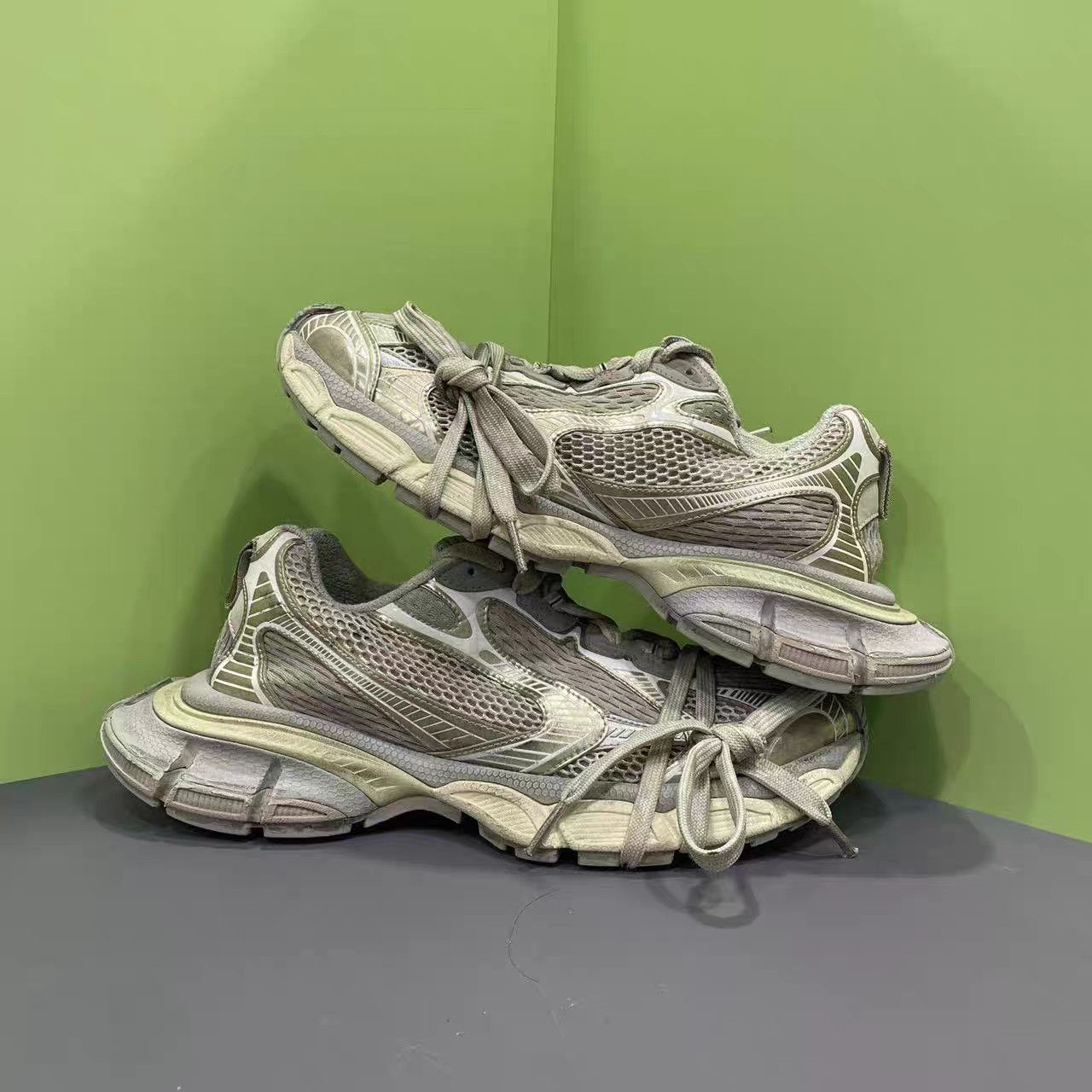 Balenciaga Balenciaga 3XL Light Beige Casual Shoes K15 Size US 9 / EU 42 - 3 Thumbnail