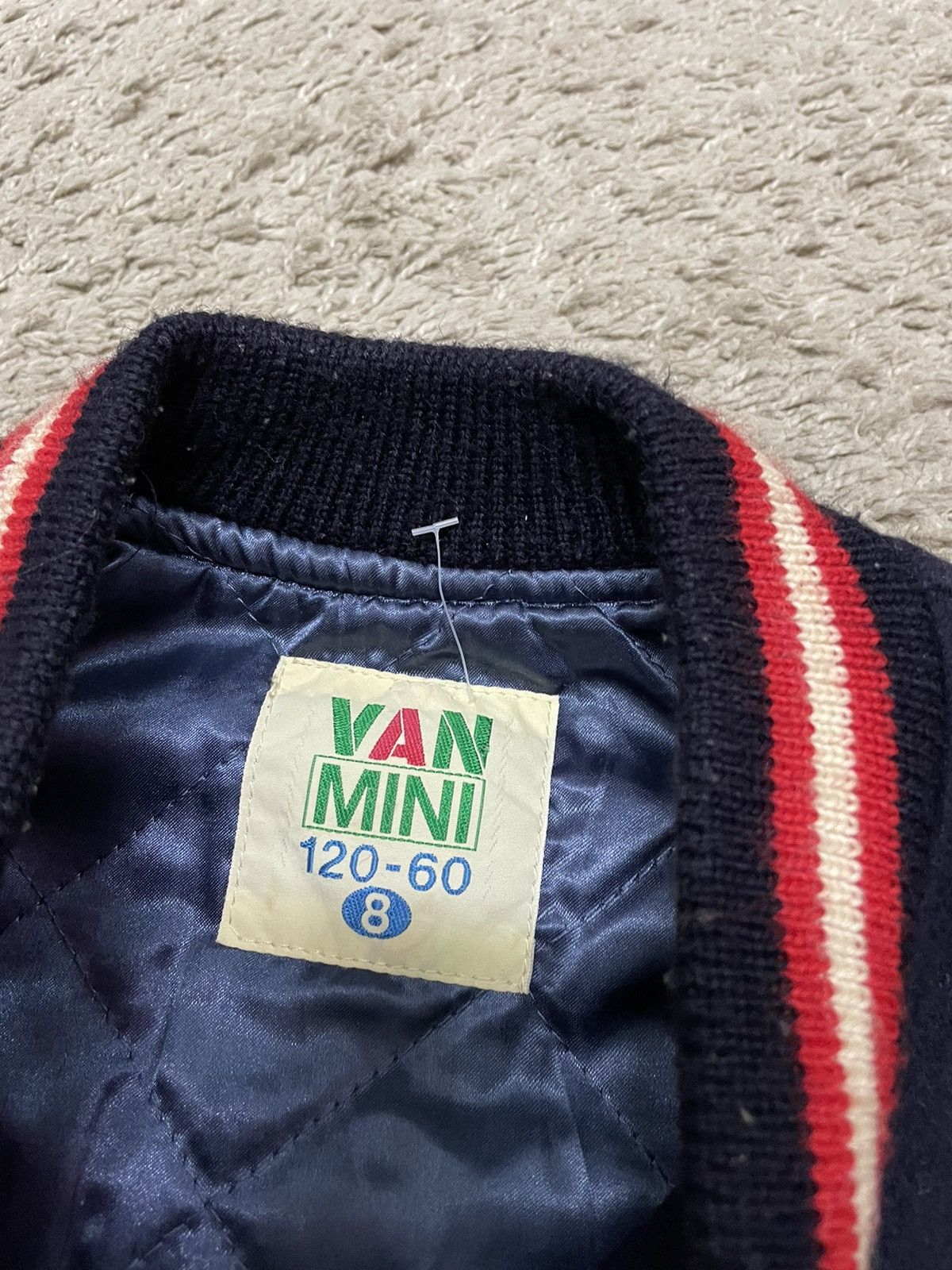 Vintage Van Jac Inc Embroidery Logo Leather Sleeve Varsity Jacket Size US XXS / EU 40 - 5 Thumbnail